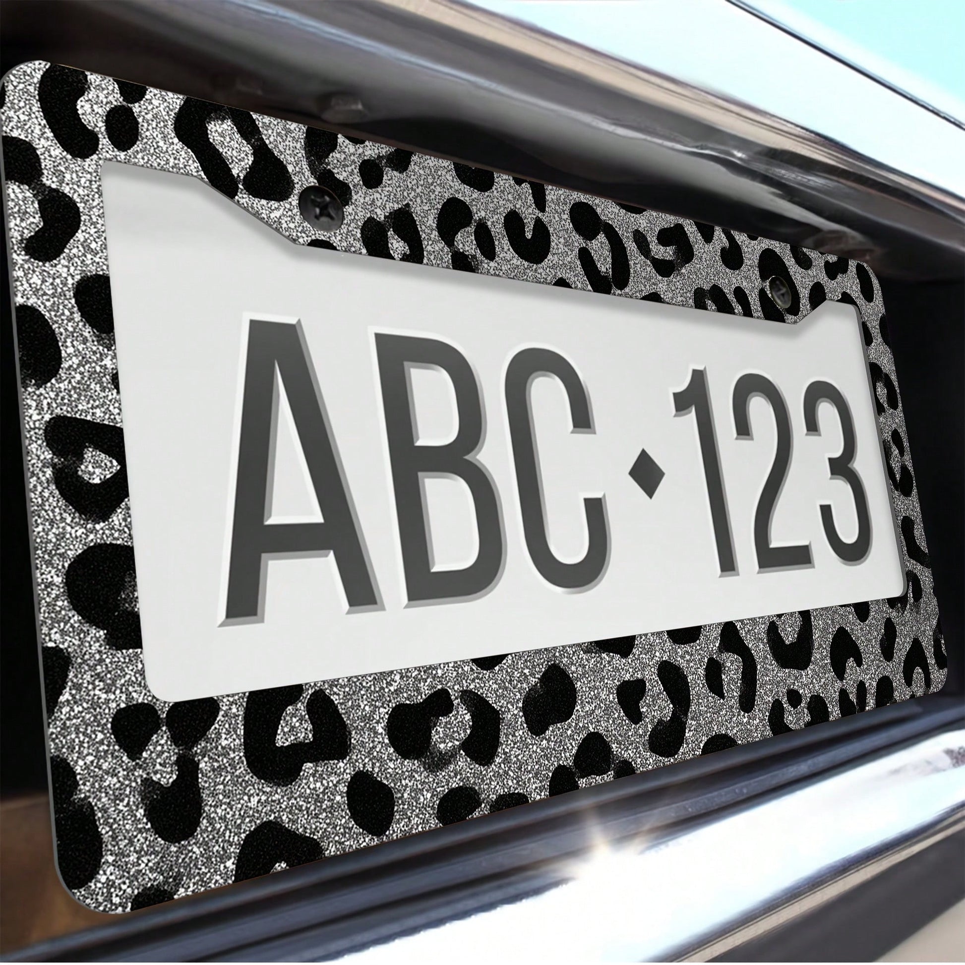 1 Leopard Print License Plate Frame, Car Decorative Accessory License Plate Cover, Aluminum License Plate Bracket, Rust-Proof, Shock-Proof, And Wind-Resistant, Suitable For US Standard Vehicles