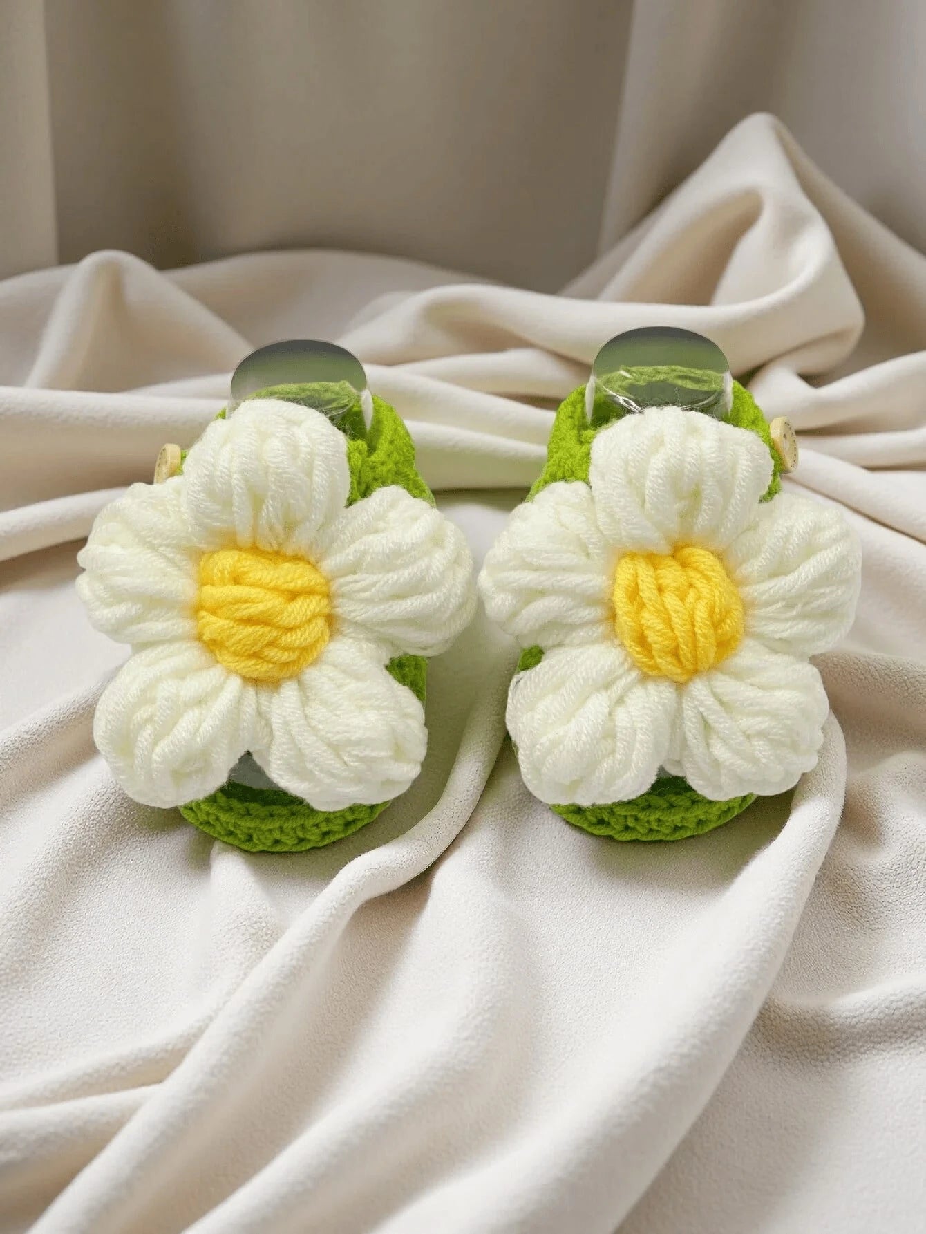 1 Pair Handmade Crochet Daisy Flower Pattern Infant Prewalker Shoes, White With Yellow Center, Soft Knitted Infant Shoes
