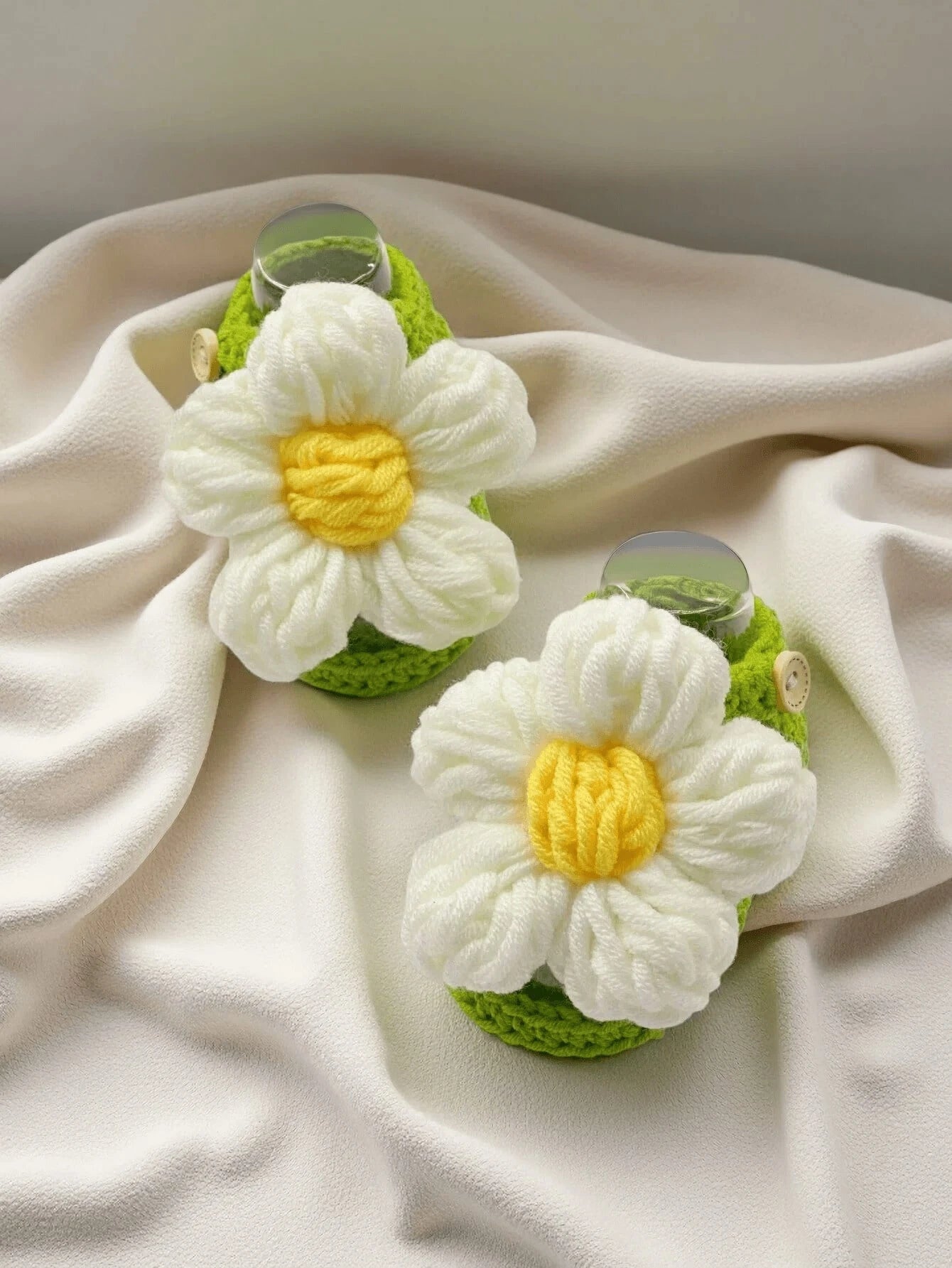 1 Pair Handmade Crochet Daisy Flower Pattern Infant Prewalker Shoes, White With Yellow Center, Soft Knitted Infant Shoes