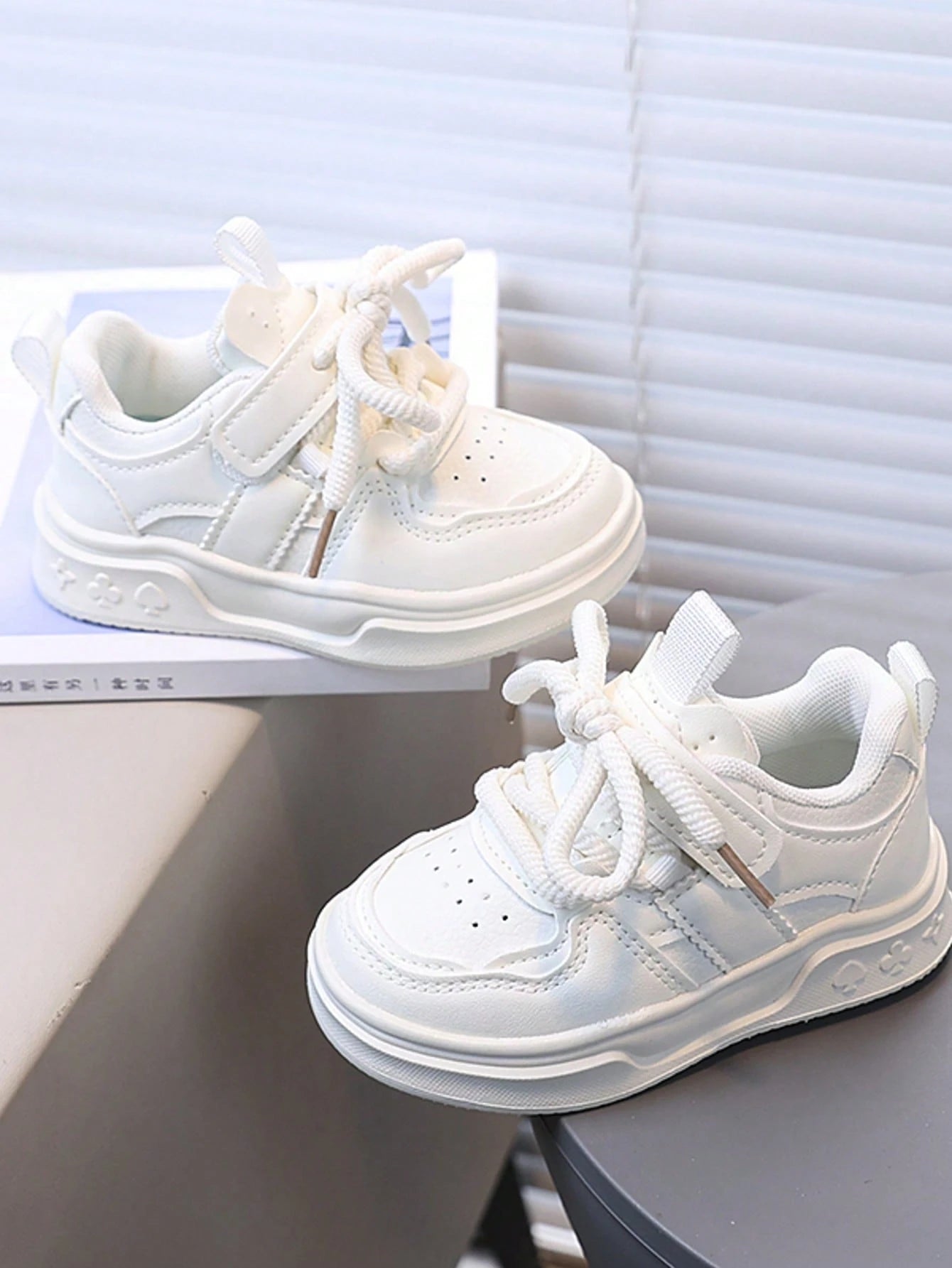 1 Pair Spring/Autumn Children's Sports Skate Shoes, Soft Sole Anti-Slip, Lightweight Boys' Sports Shoes, Cute Girls' Shoes