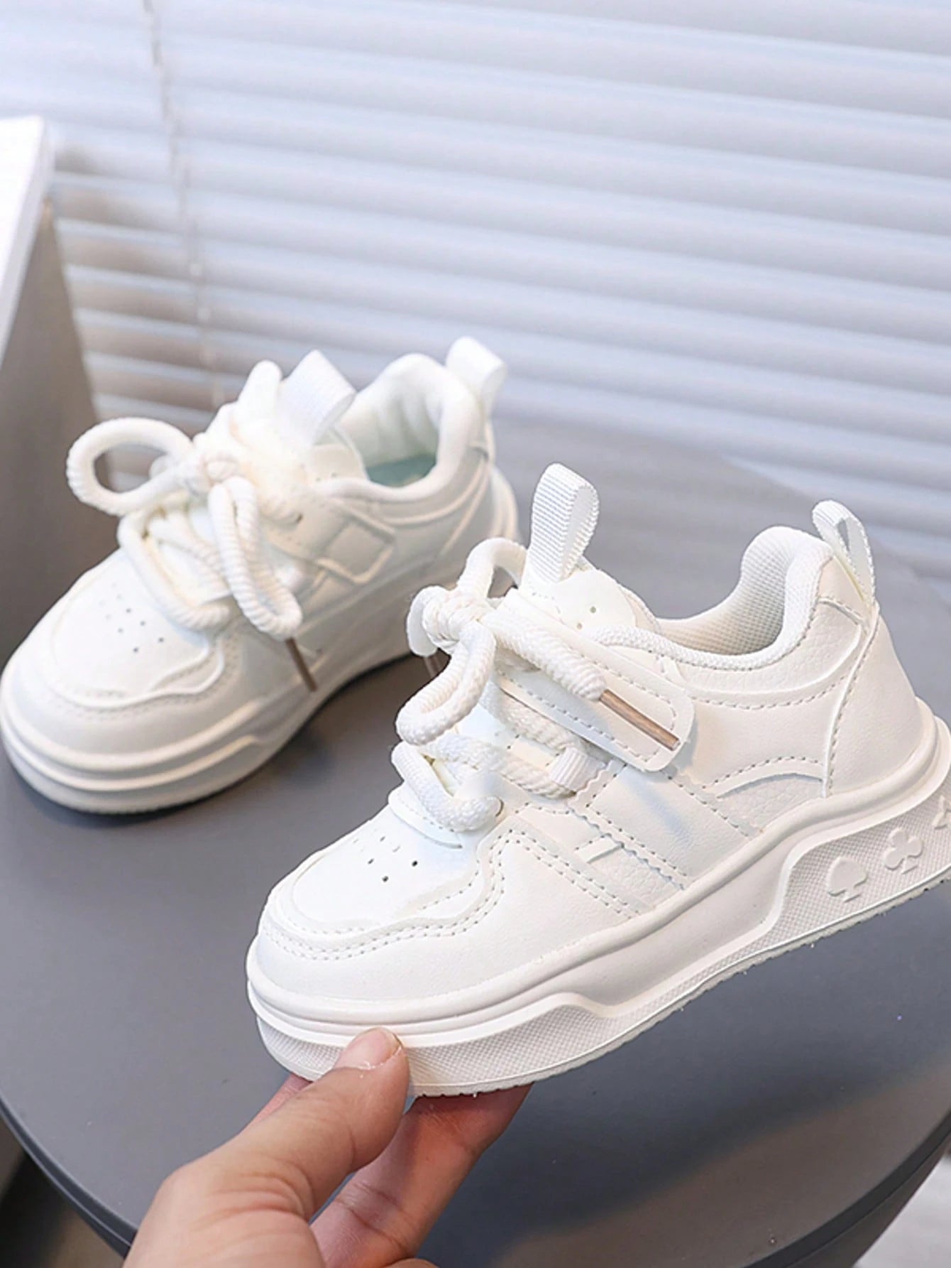 1 Pair Spring/Autumn Children's Sports Skate Shoes, Soft Sole Anti-Slip, Lightweight Boys' Sports Shoes, Cute Girls' Shoes
