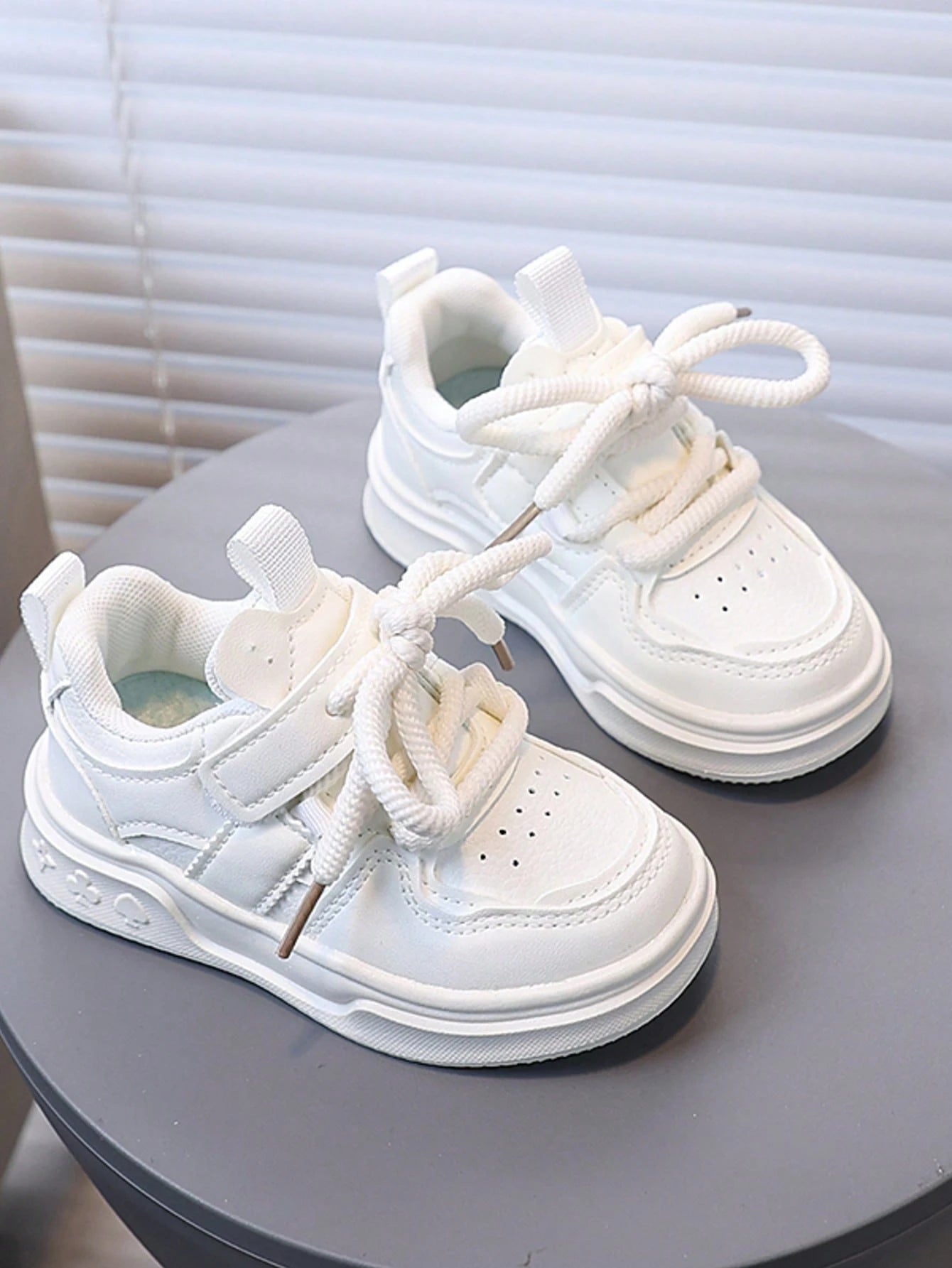 1 Pair Spring/Autumn Children's Sports Skate Shoes, Soft Sole Anti-Slip, Lightweight Boys' Sports Shoes, Cute Girls' Shoes