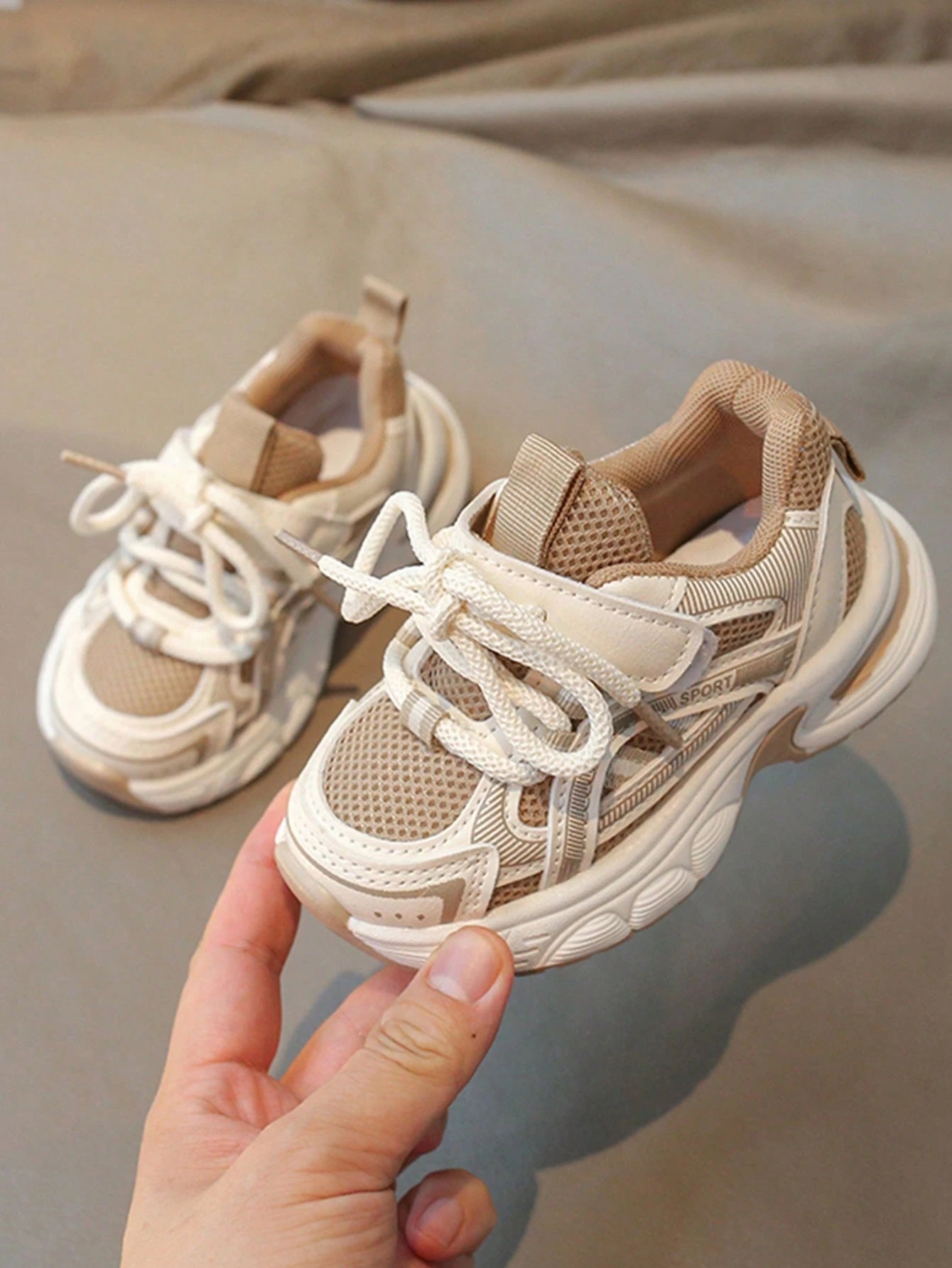 1 Pair Tan Mesh Children's Casual Sports Shoes (Fits Ages 4-10), Lightweight, Breathable, Versatile & Non-Slip