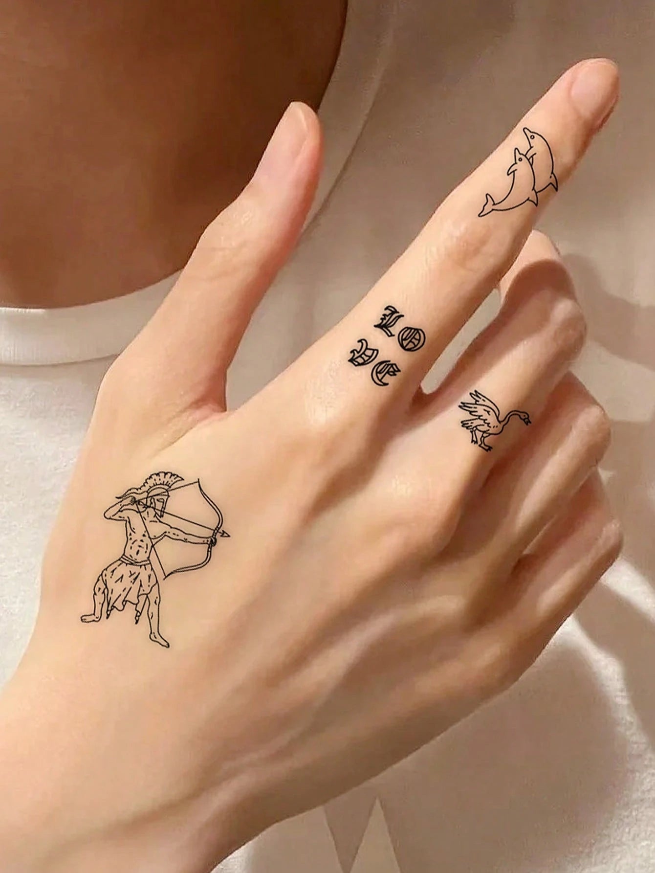 1 Pc Men's Old School Outline Temporary Tattoo Stickers, Mixed Gothic Pattern With Spartan Warrior, Thorn Skull, Cross, Real Heart, Dolphin, Lamb & Goose, Waterproof Sweatproof Vintage Body Tattoos Fo