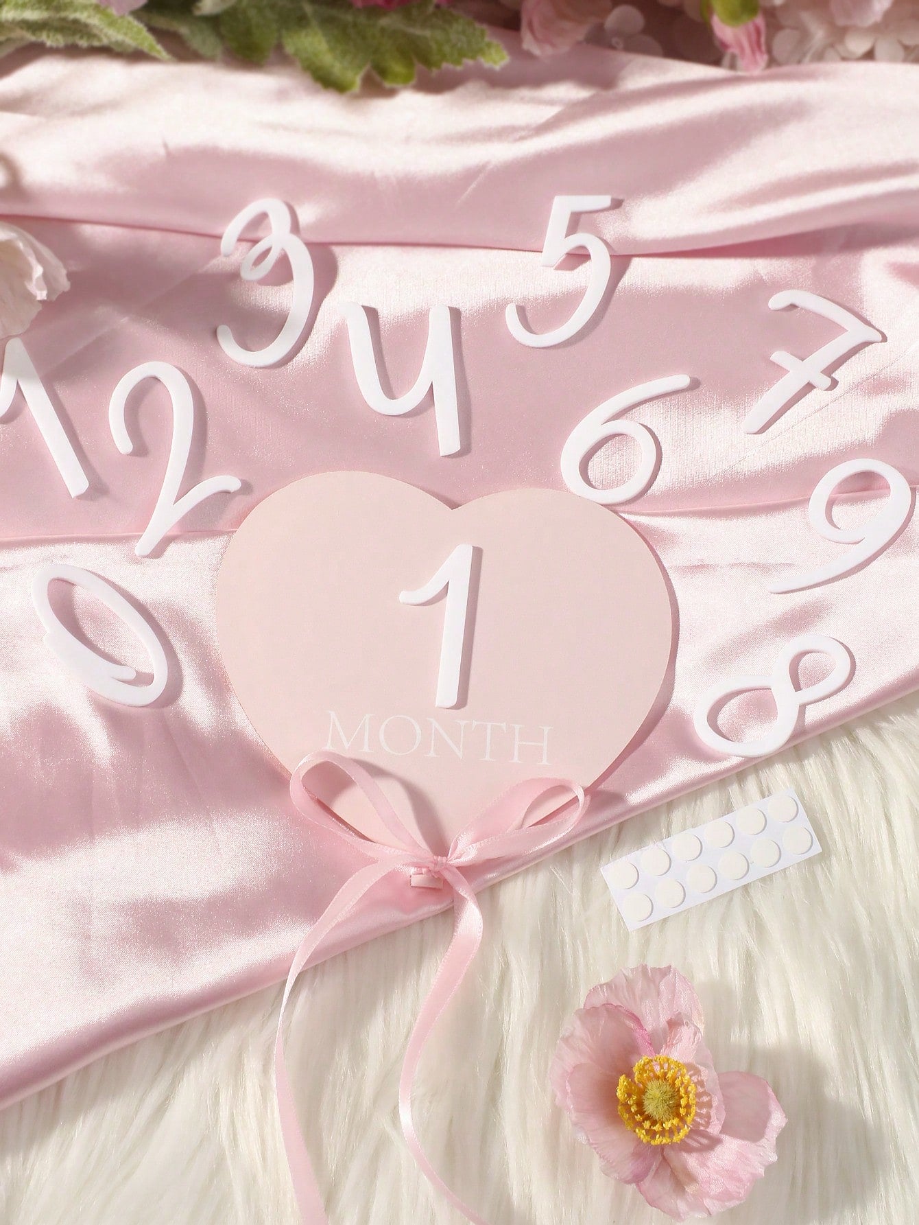 1 Set Heart-Shaped Baby Monthly Milestone Signs Black Pink Acrylic 3D Cards One Month Sign Newborn Photo Props Photoshoot Summer Cute Kawaii