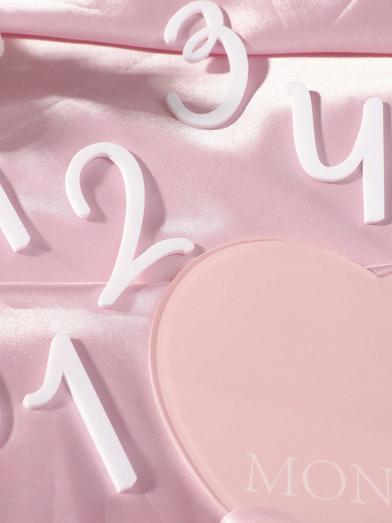 1 Set Heart-Shaped Baby Monthly Milestone Signs Black Pink Acrylic 3D Cards One Month Sign Newborn Photo Props Photoshoot Summer Cute Kawaii
