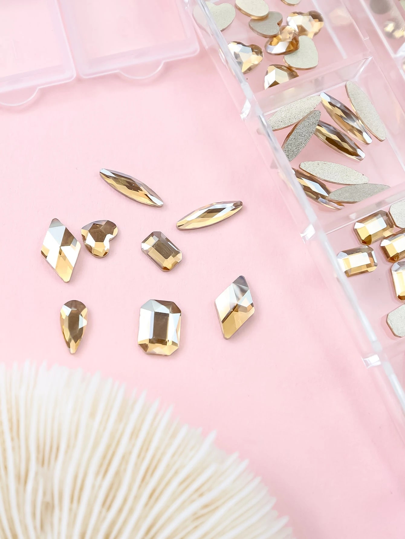 12 Grids Multi-Shaped Flat-Bottomed 3D Nail Art Rhinestones, Glass Mineral Punk-Style Golden Crystals Jewelry Tool Set Diy Craft, Facial, Clothing, Nail Art Decorations Nail Charms Nail Gems Nail Supp