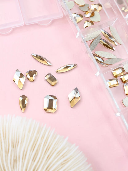 12 Grids Multi-Shaped Flat-Bottomed 3D Nail Art Rhinestones, Glass Mineral Punk-Style Golden Crystals Jewelry Tool Set Diy Craft, Facial, Clothing, Nail Art Decorations Nail Charms Nail Gems Nail Supp
