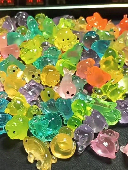 127pcs Fluorescent Resin Mini Animal Figurines, Glowing Small Decorative Items, Suitable For Garden, Aquarium And Micro Landscape Decoration, Stronger Glowing Effect After Absorbing Sunlight, Also Ver