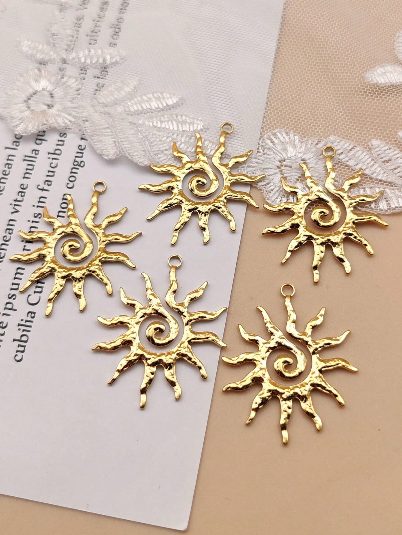 1pc/2pcs/5pcs Stainless Steel Hammered Texture Vintage Sunflower Pendant Accessory, DIY Necklace Jewelry Findings For Women & Men