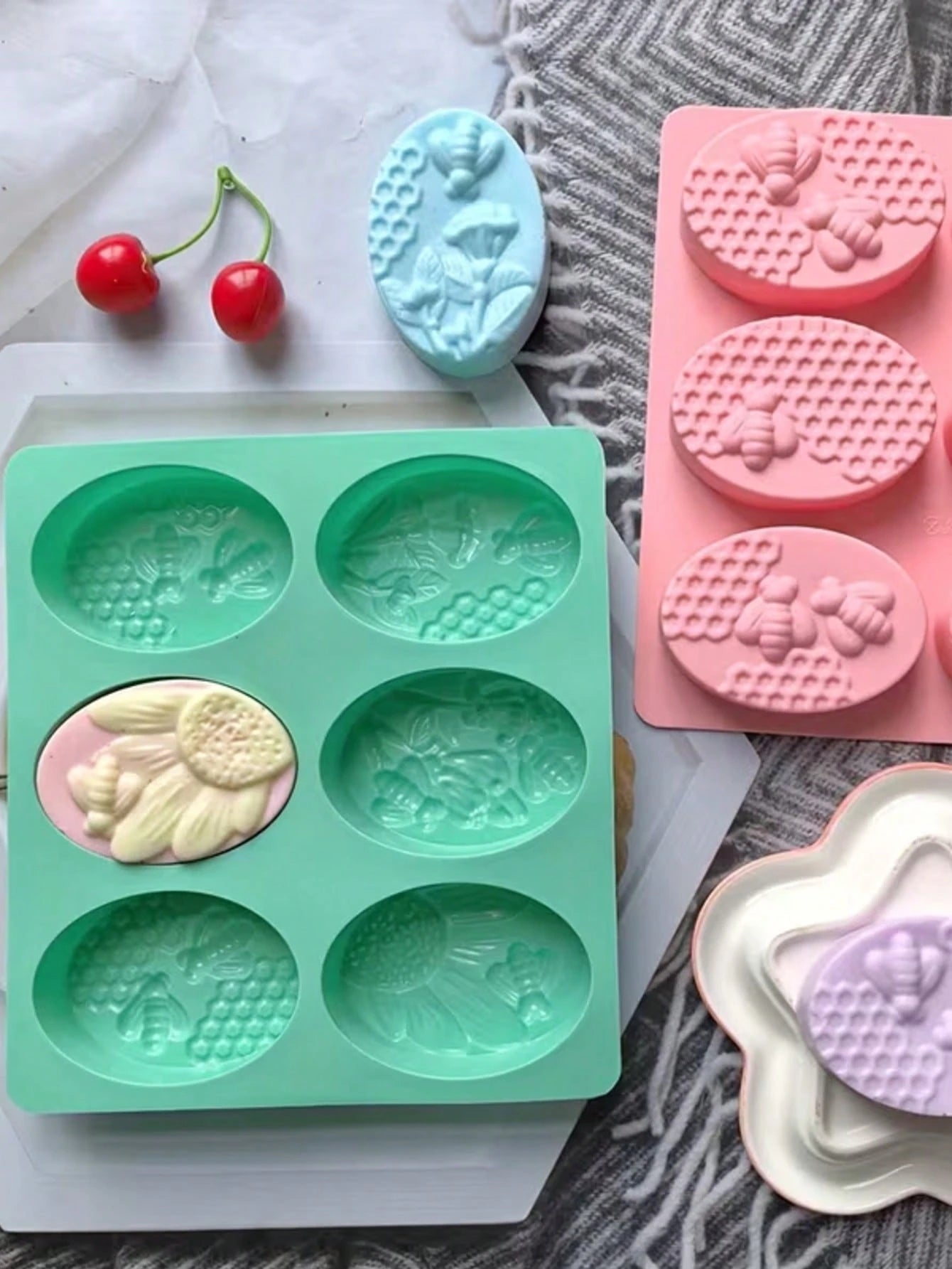 1pc 6-Cavity Silicone Oval Bee Shaped Soap Mold, 3D Handmade DIY Soap Mold