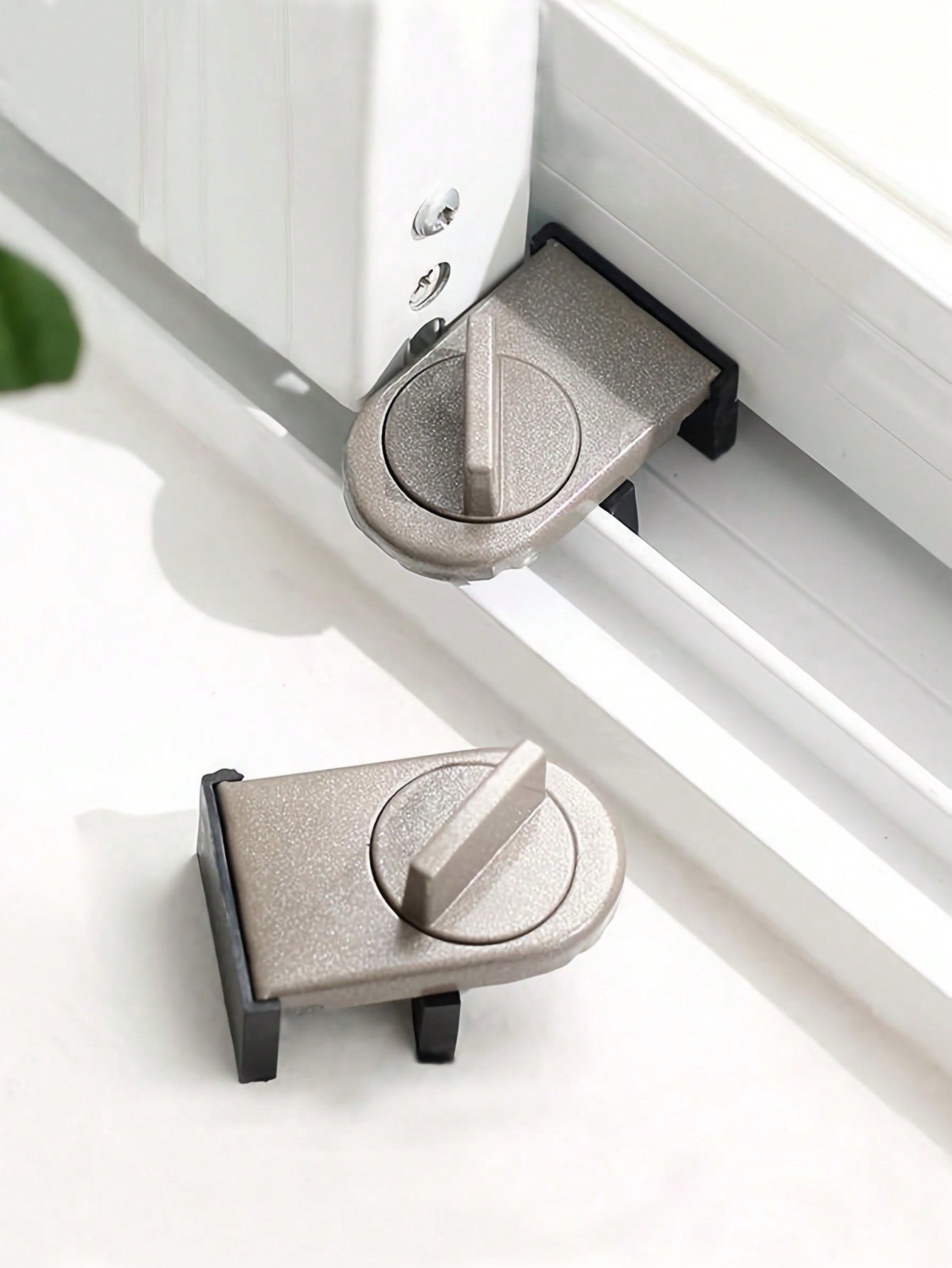 1pc Aluminum Alloy Sliding Door & Window Lock, With Anti-Pinch, Anti-Theft, Anti-Falling Functions And Lock