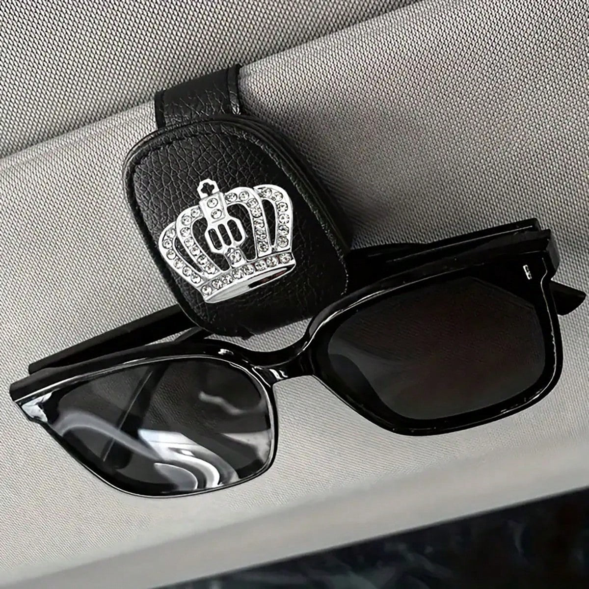 1pc Car Sun Visor Fashion Glasses Holder- Shiny Rhinestone, Crown Pattern, Fashion Glasses Holder And Card Clip Magnetic PU Leather- Car Sun Visor Accessory