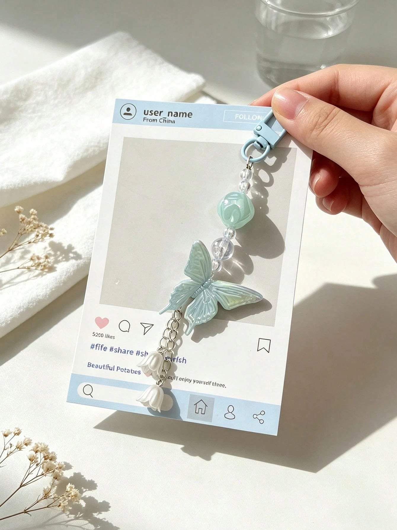 1pc Colorful Butterfly Wind Chime Flower Pendant Phone Chain Short Phone Strap, Fashion Versatile Universal Hanging Chain, Suitable For CCD Camera Strap, Earphone Case Lanyard, Car Key Chain Pendant