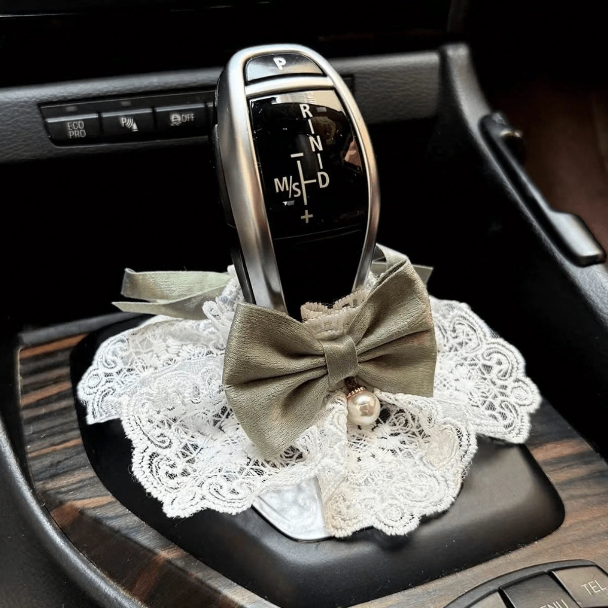 1pc Cute Bowknot Gear Shift Lever Cover, Bowknot Decor Gear Shift Kit, Suitable For Manual/Automatic Cars, Car Interior Decoration Accessories, Car Decoration, Car Supplies, Cute Car Gear Shift Lever