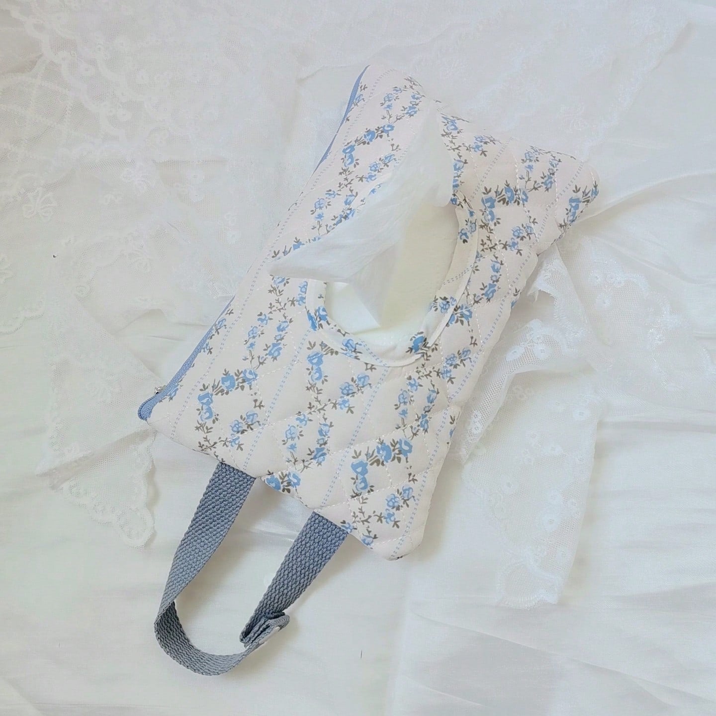 1pc Floral Pattern Cartoon Cute Tissue Paper Holder, Portable Wet Wipes Bag For Car, Stroller, Bathroom, Bedside
