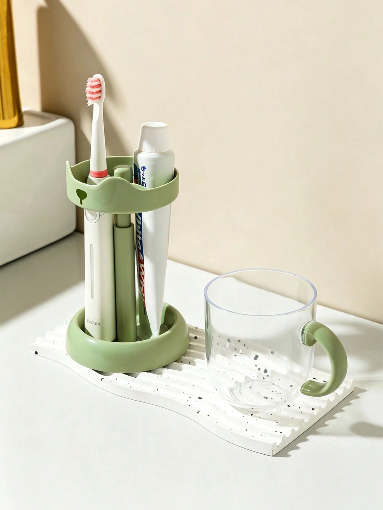1pc Handle Dust-Proof Mouthwash Cup Integrated Storage Rack, Plastic Children Toothbrush Holder, Bathroom Countertop Baby Wash Basin Organizer