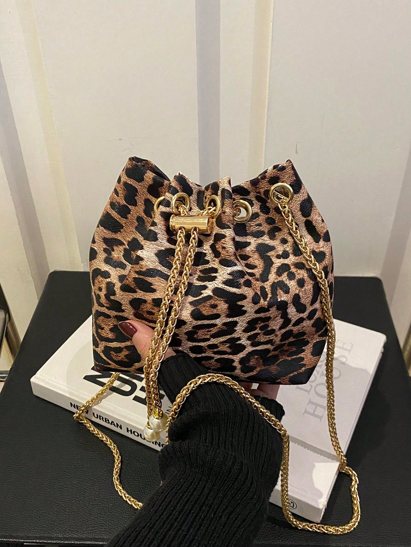1pc Leopard Print Khaki Shoulder Bag With Metal Chain, Exquisite High-End Niche Design, Versatile