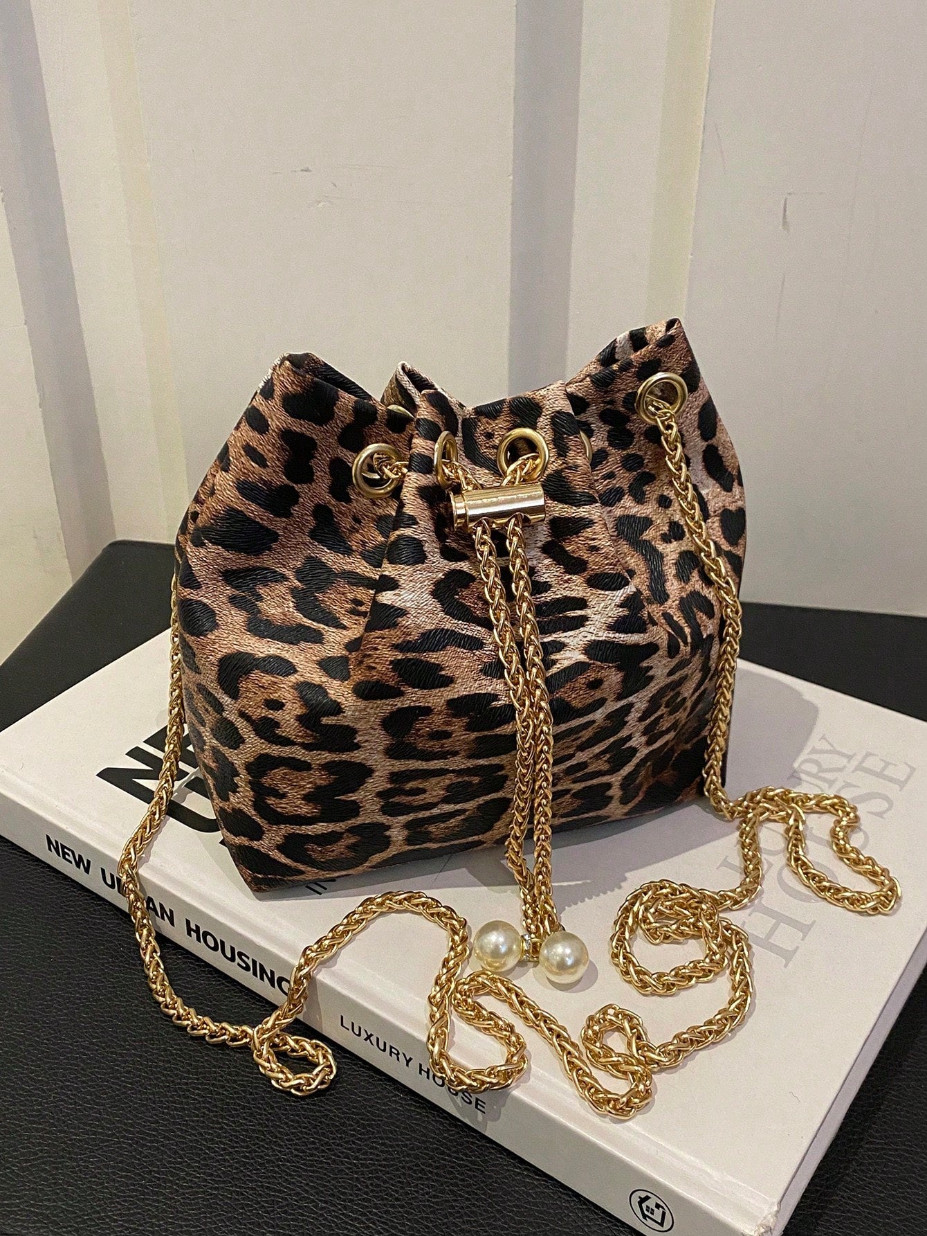 1pc Leopard Print Khaki Shoulder Bag With Metal Chain, Exquisite High-End Niche Design, Versatile