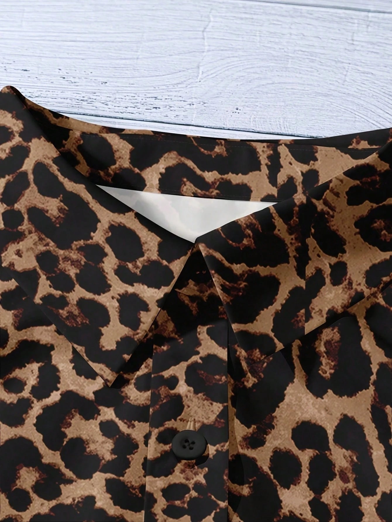 1pc Leopard Print Polyester Blouse, Buttonless, Suitable For Holiday, Office, Home, Birthday Party, Spring & Autumn Vacation Summer