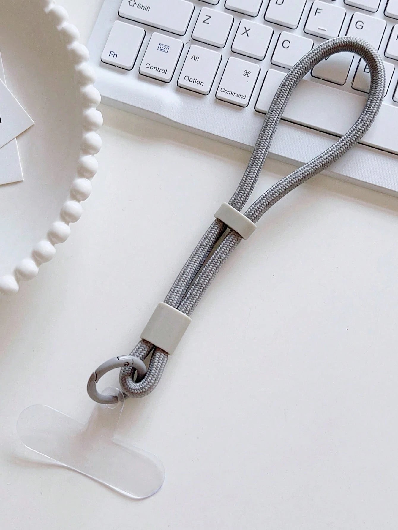 1pc Short Sturdy Clip Handle Wrist Strap, Multipurpose For Mobile Phone, Keys, Water Bottle Gifts For Mother, Family, Friends, Birthday, Holiday Phone Charm, Phone Chain