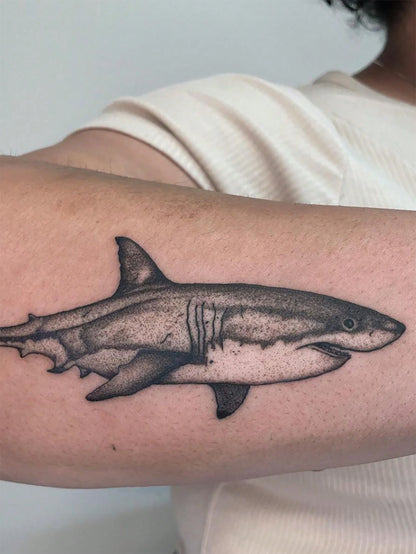 1pc Waterproof Temporary Tattoo Sticker, Classic Cool Shark Design, PVC Material, Sweat-Proof, Suitable For Fashionable Men Daily Use