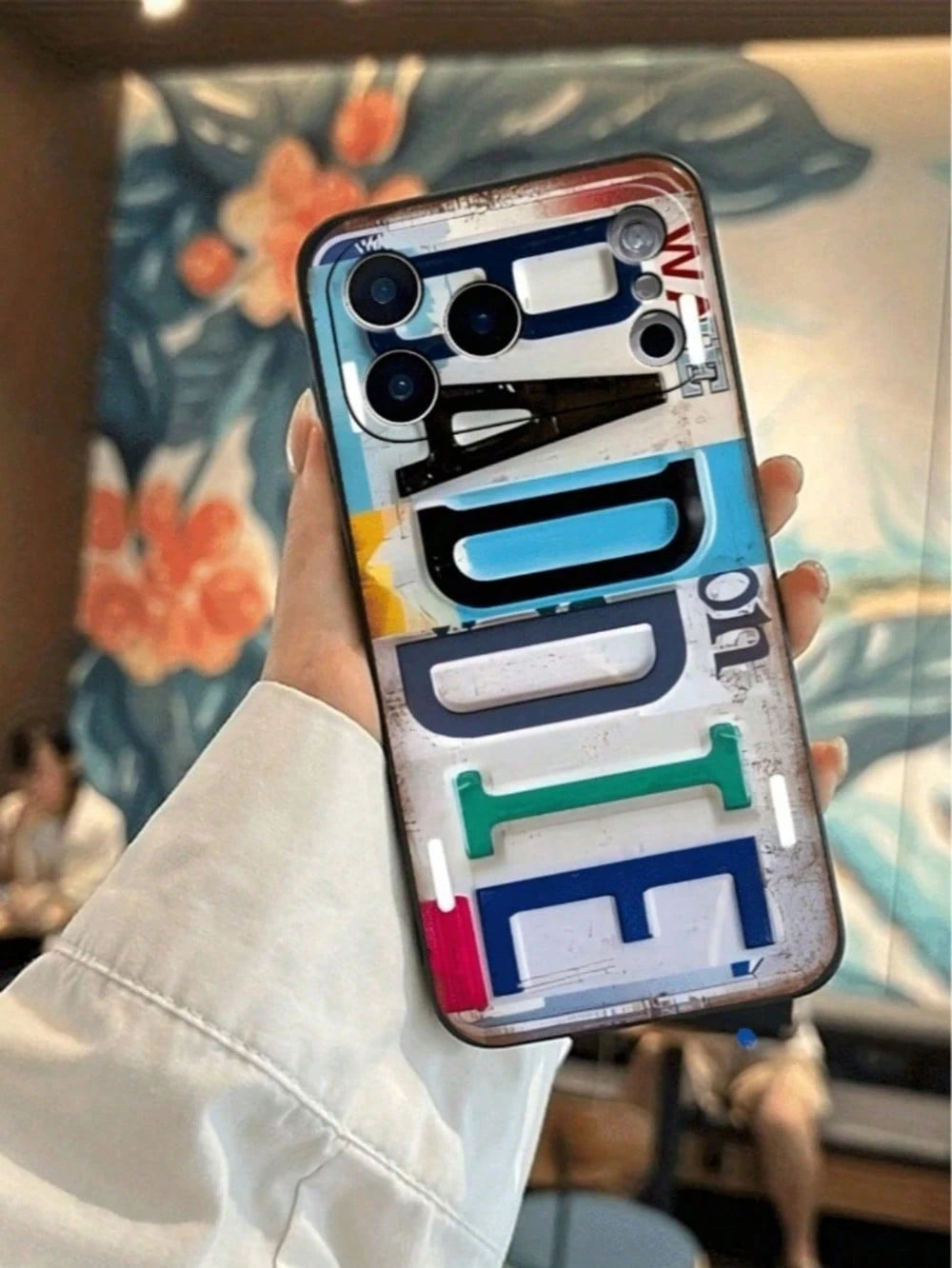 2D Image BADDIE Pattern TPU Shockproof Soft Case With License Plate Design. Suitable For IPhone 17, 17 Air, 17 Pro, 17 Pro Max, 16, 15, 14, 13, 12, 11, Pro Max, X, XS, Plus, Mini, 16E/SE4, And Also Ga