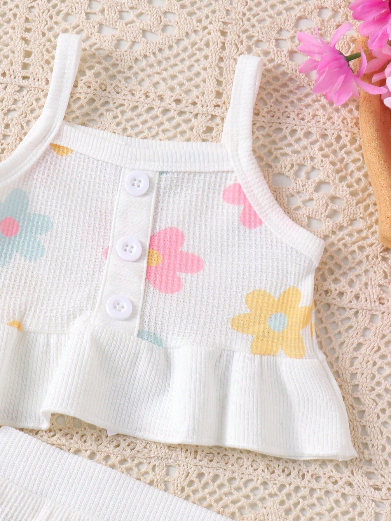 2pcs Baby Girl Fresh White Camisole Top & Shorts Set, Lightweight Summer Outdoor