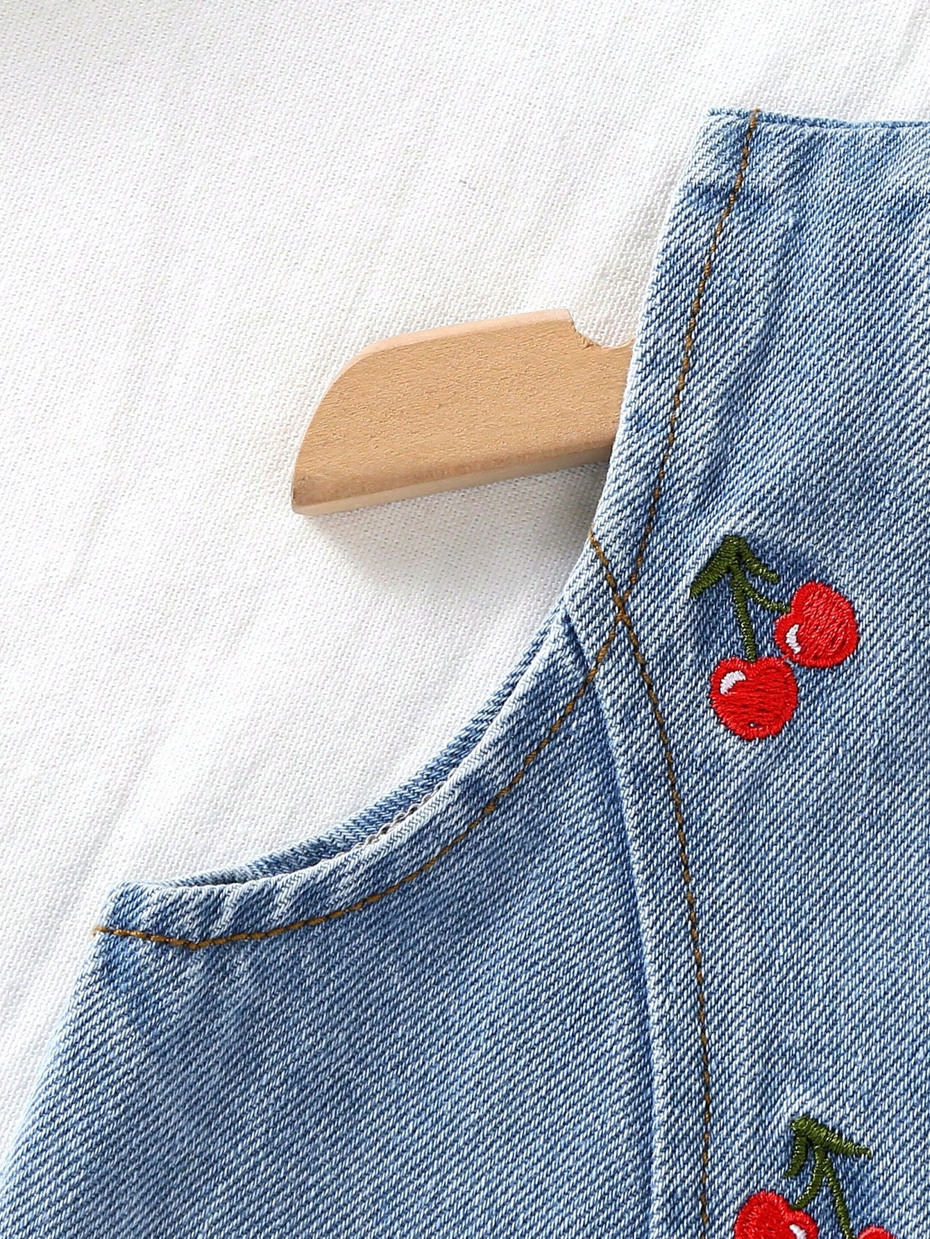 2pcs Baby Girls' Cute Sweet Cherry Embroidery Denim Toddler Outfit Set