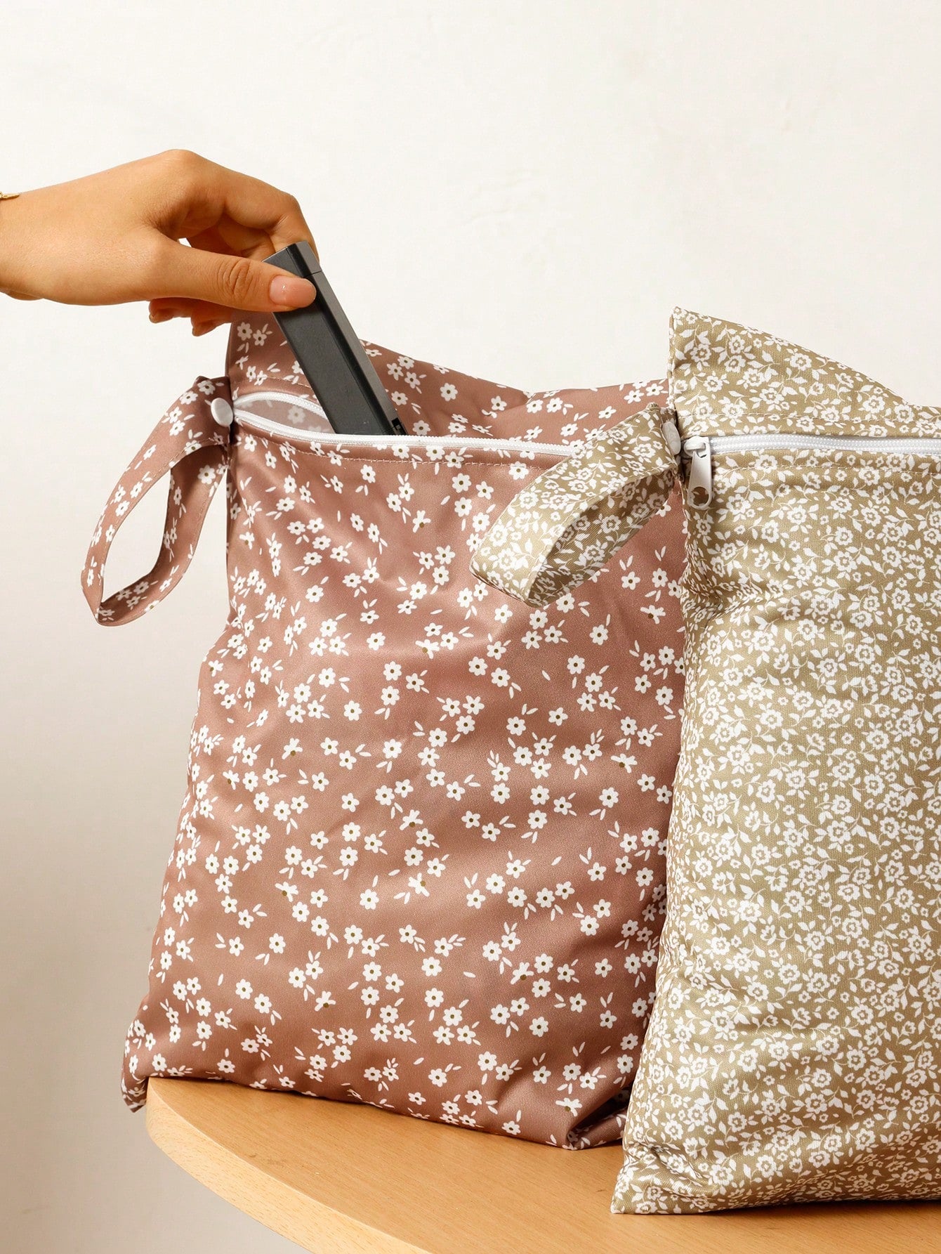 2PCS Flower Design Waterproof Storage Handbag Beach Wet Bag Baby Shower Family Decorations Gifts