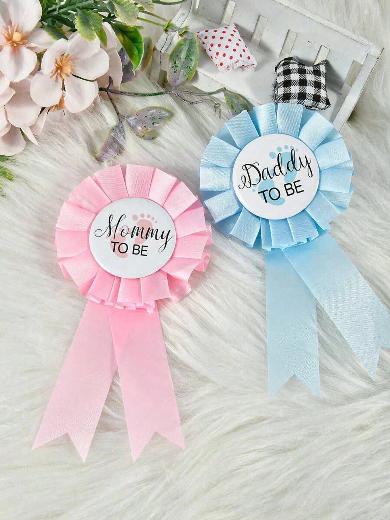 2pcs/Set Random Baby Shower Party Mom To Be/Dad To Be Badges, Decorative Lapel Pin For Future Dad/Mom, Baby Shower Pin, Commemorative Gift