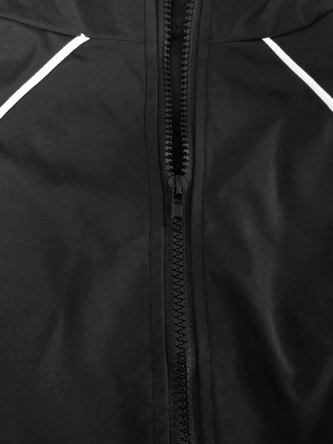 2pcs/Set Women's Fashion Contrast Striped Zip-Up Top Paired With Elastic Waist Drawstring Wide Leg Sports Shorts, 2pcs Casual Suit, Black, Spring/Summer Elegant