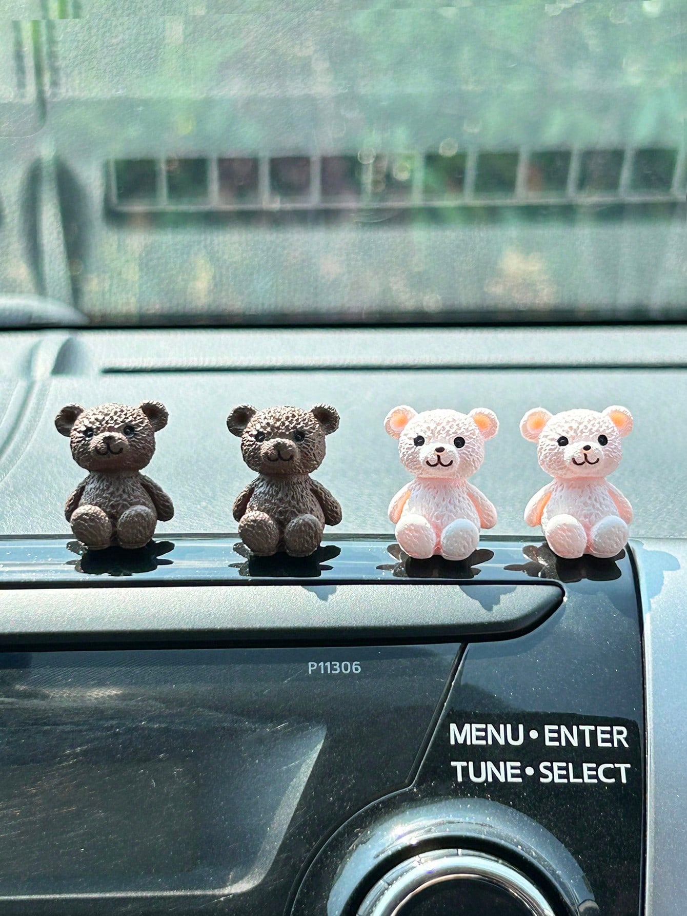2pcs Small Teddy Bear Car Decor, Cute Cartoon Bear Car Decoration, Resin Ornament Creative Interior Accessories