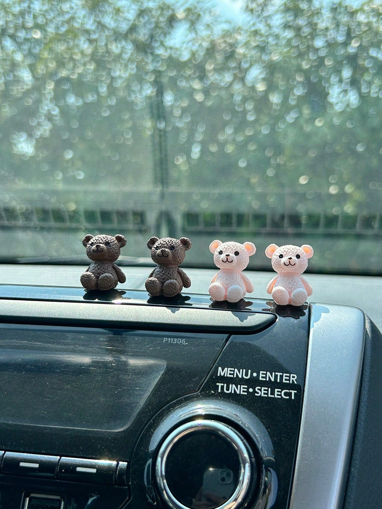2pcs Small Teddy Bear Car Decor, Cute Cartoon Bear Car Decoration, Resin Ornament Creative Interior Accessories