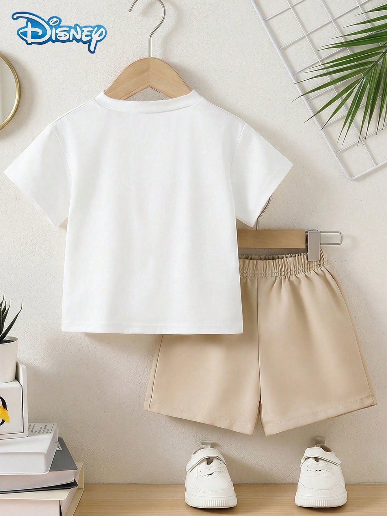 3pcs/Set Baby Boy Disney Graphic Tee & Khaki Shorts Set, Casual Comfortable Outfit For Everyday, Vacation, Party, Suitable For Infant Boys Under 3 Years Old