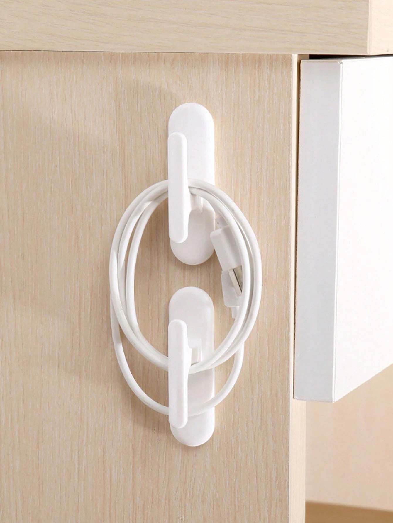 4pcs Cable Winder Organizer Clips, Home & Kitchen Appliance Cord Tidy Holder, Power Cord Wrap Clips With Hooks Cable Organizer