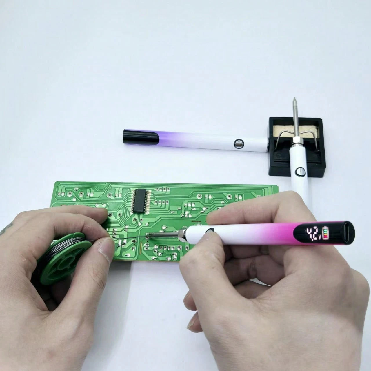510 Wireless Soldering Pen Battery, Adjustable Voltage, Digital Display Screen, Supports USB-C Charging, Ideal For DIY Projects And Outdoor Wireless Electronics Repair, A Convenient Smart Power Tool B