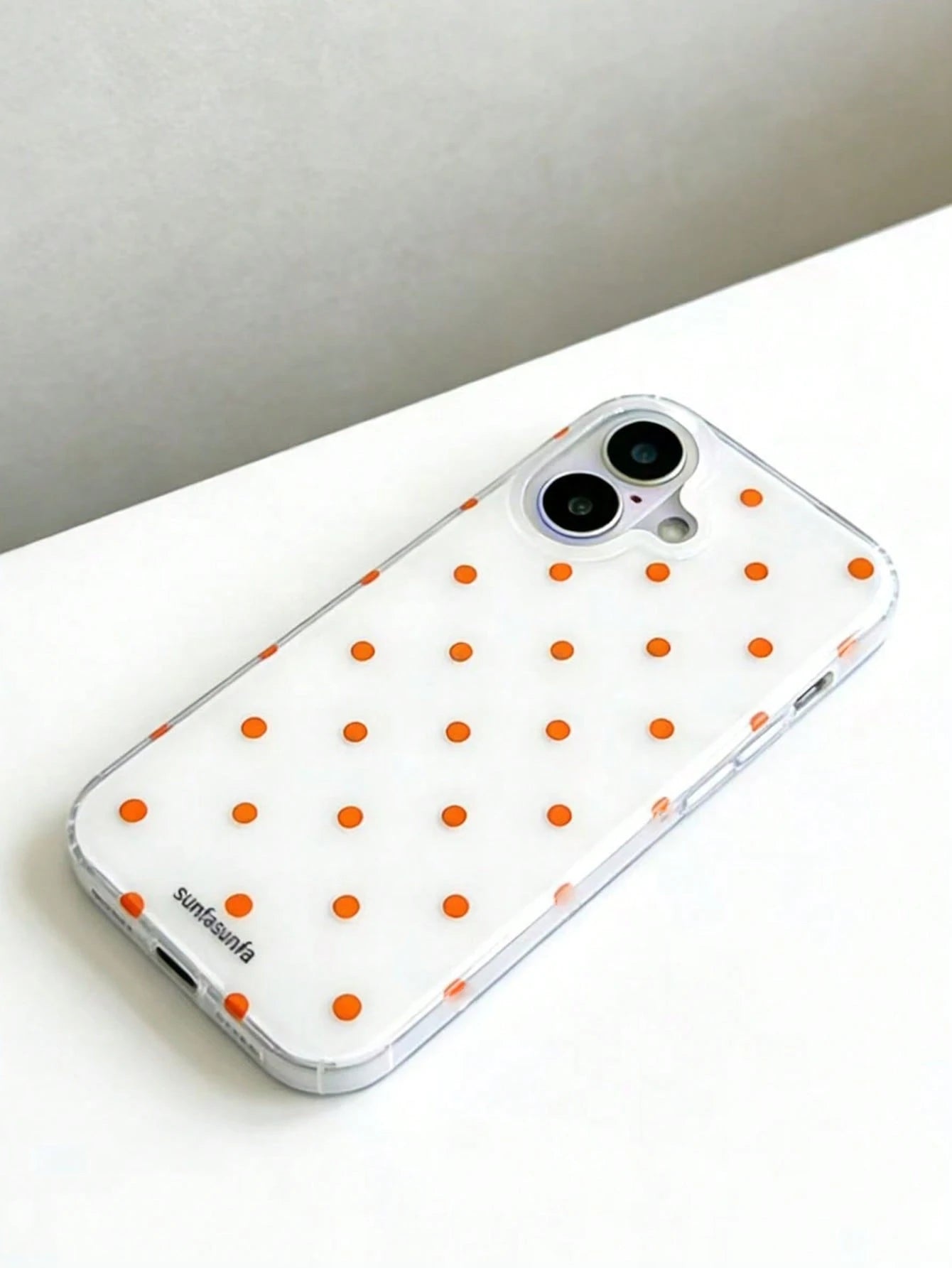 A Fashionable Phone, Minimalist And Cute Design, Black And White Polka Pattern, Suitable 11 To 17 Series, Including Pro Versions.