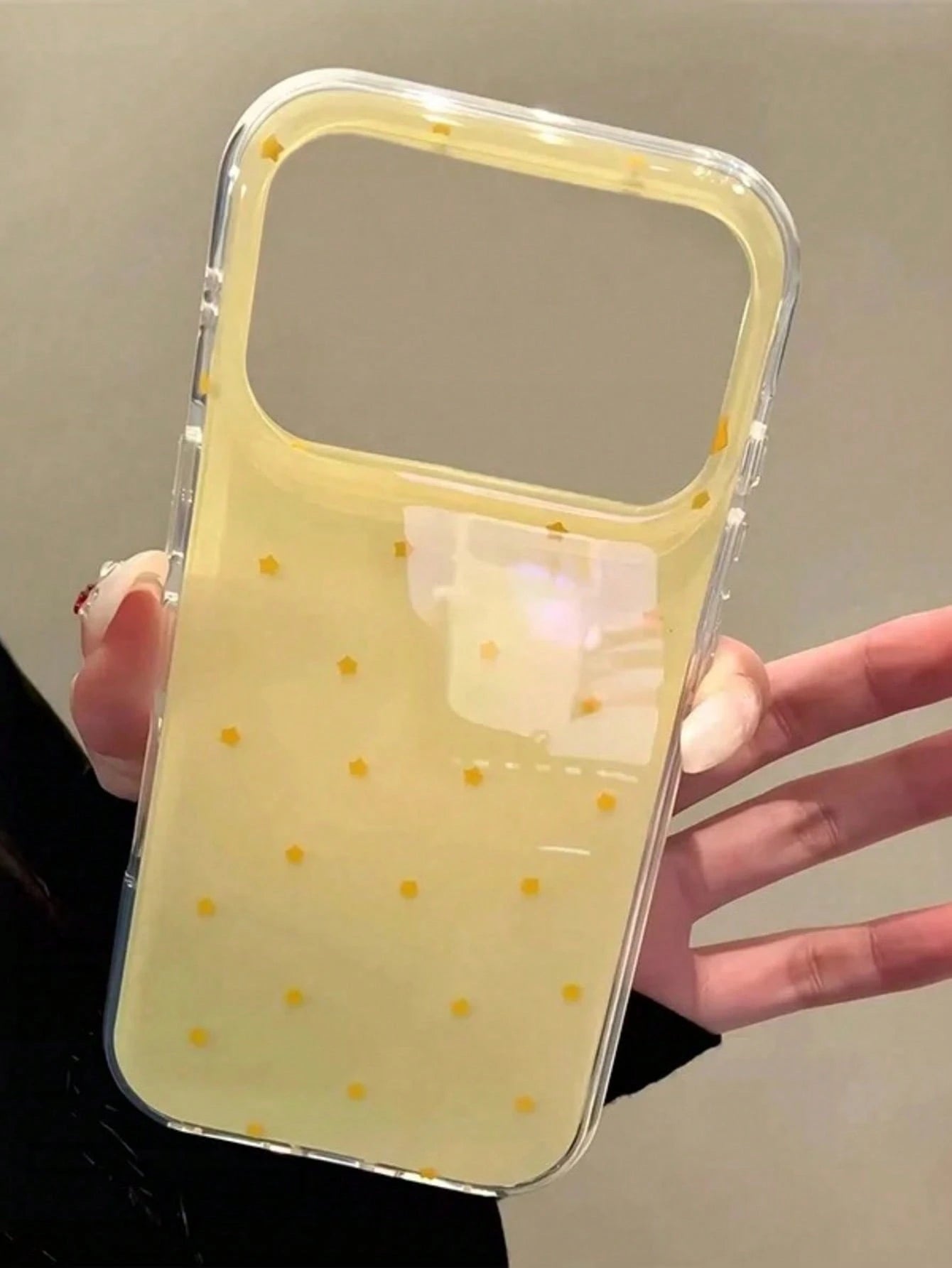 A Fashionable Phone, Minimalist And Cute Design, Black And White Polka Pattern, Suitable 11 To 17 Series, Including Pro Versions.