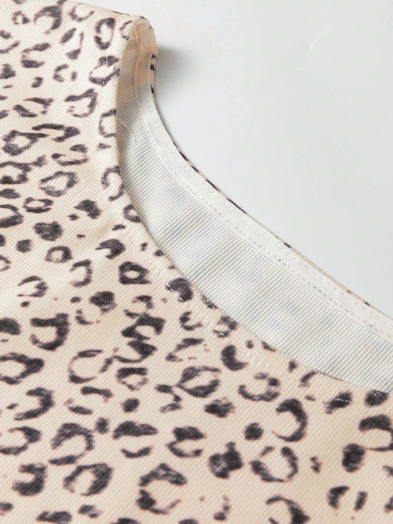 Acelitt Summer Fashion Apricot Leopard Print Tie-Up Design Sleeveless Round Neck Tank Top Vacation Casual
