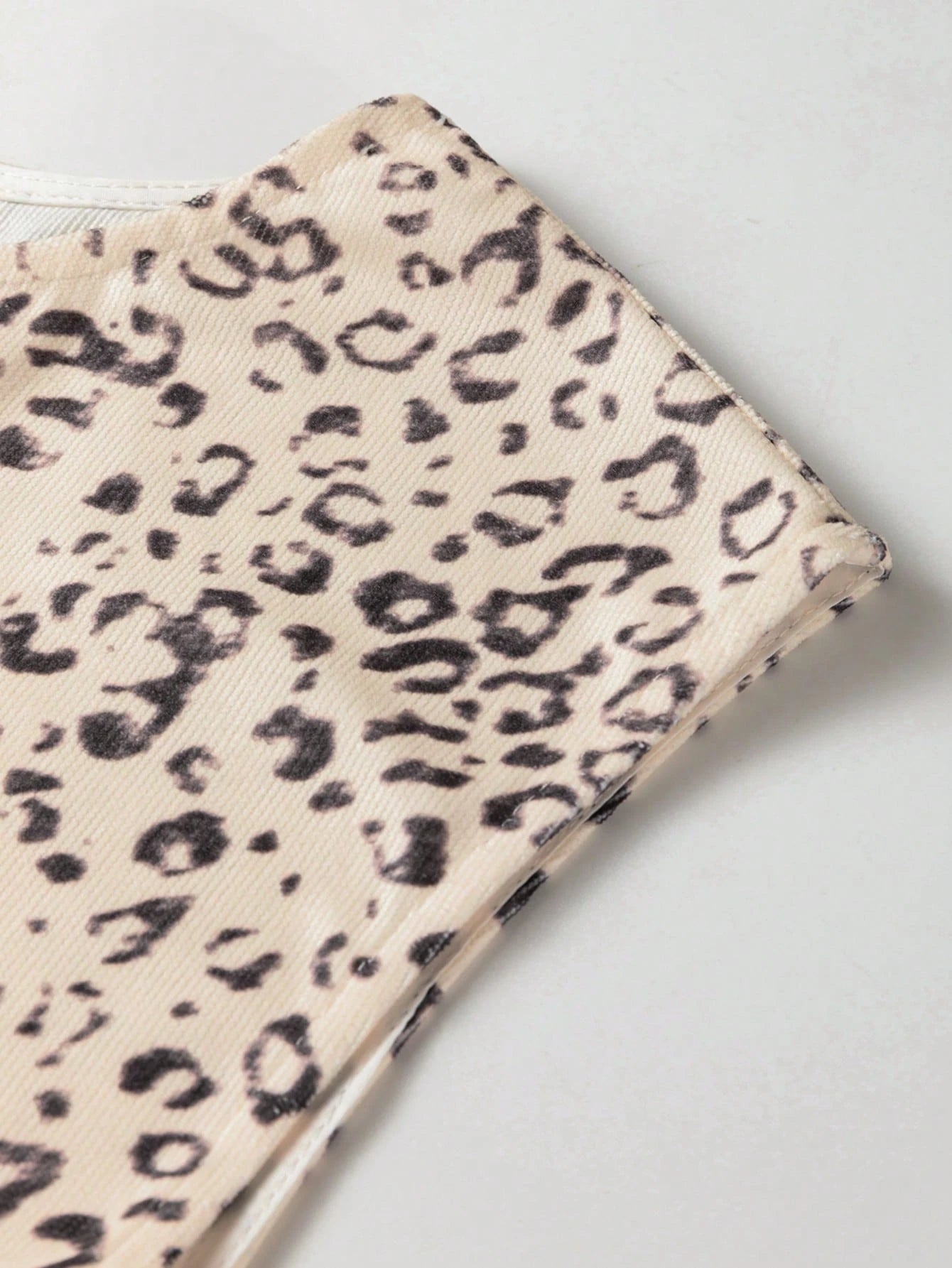 Acelitt Summer Fashion Apricot Leopard Print Tie-Up Design Sleeveless Round Neck Tank Top Vacation Casual