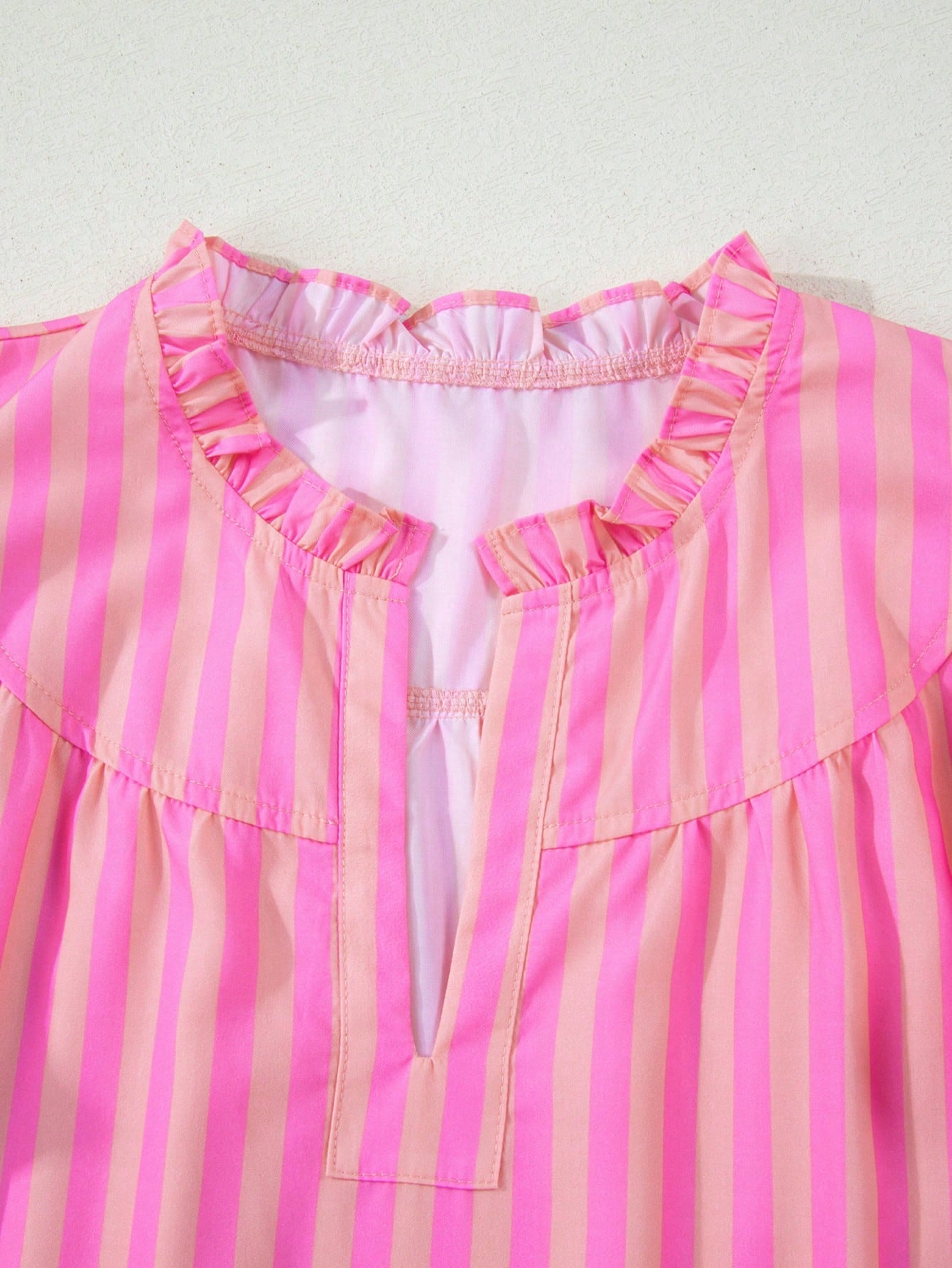 Acelitt Women's Pink Striped Pleated Sleeveless Loose V-Neck Top, Lightweight And Slightly Sheer, Suitable For Summer Wear