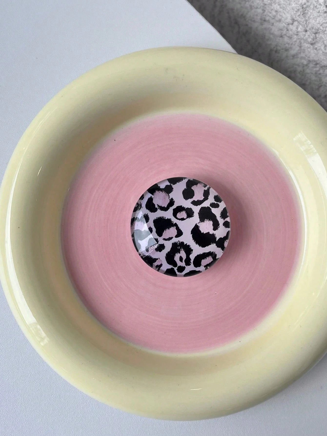 Adjustable Leopard Print Retractable Phone Stand 1pc Crystal Glass Leopard Print Series Phone Holder Retractable Folding Air Cushion Stand Slouchy Desktop Air Cushion Holder Spring Gift