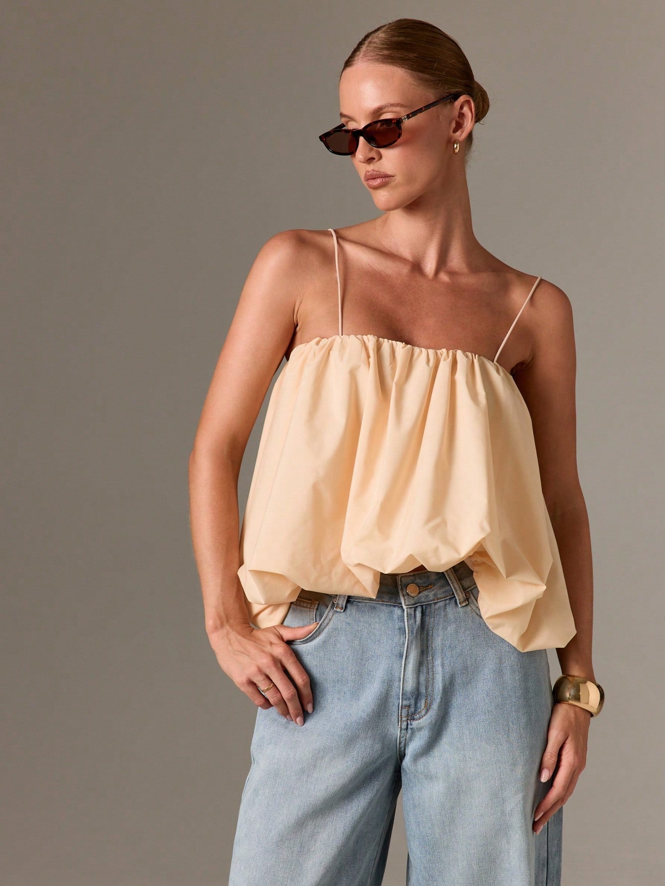 AiiRZ Elegant Ruched Cami Top Balloon Hem Design Spaghetti Strap Summer Sleeveless Blouse Casual Holiday Beach Festival Wear Loose Fit