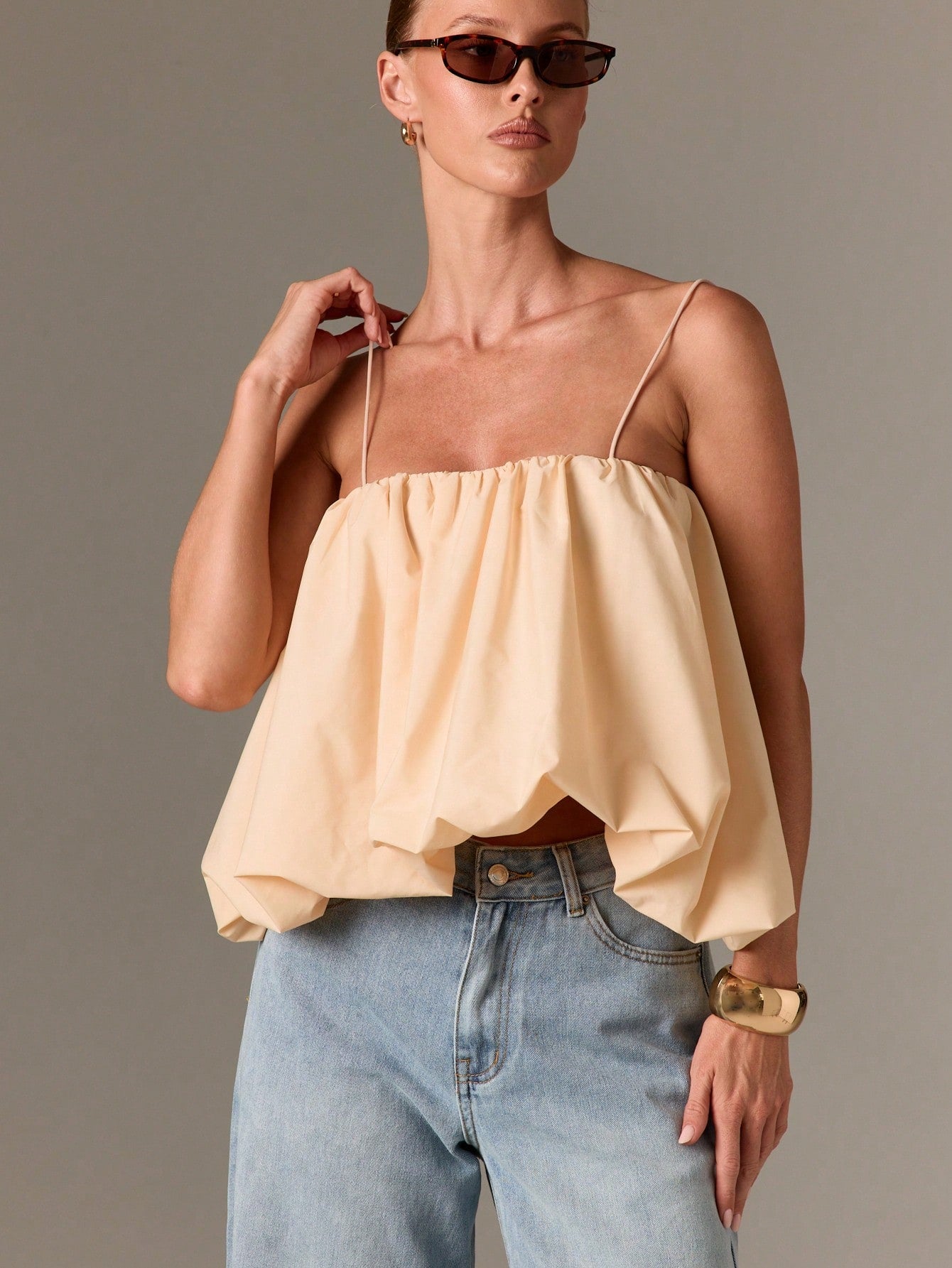AiiRZ Elegant Ruched Cami Top Balloon Hem Design Spaghetti Strap Summer Sleeveless Blouse Casual Holiday Beach Festival Wear Loose Fit