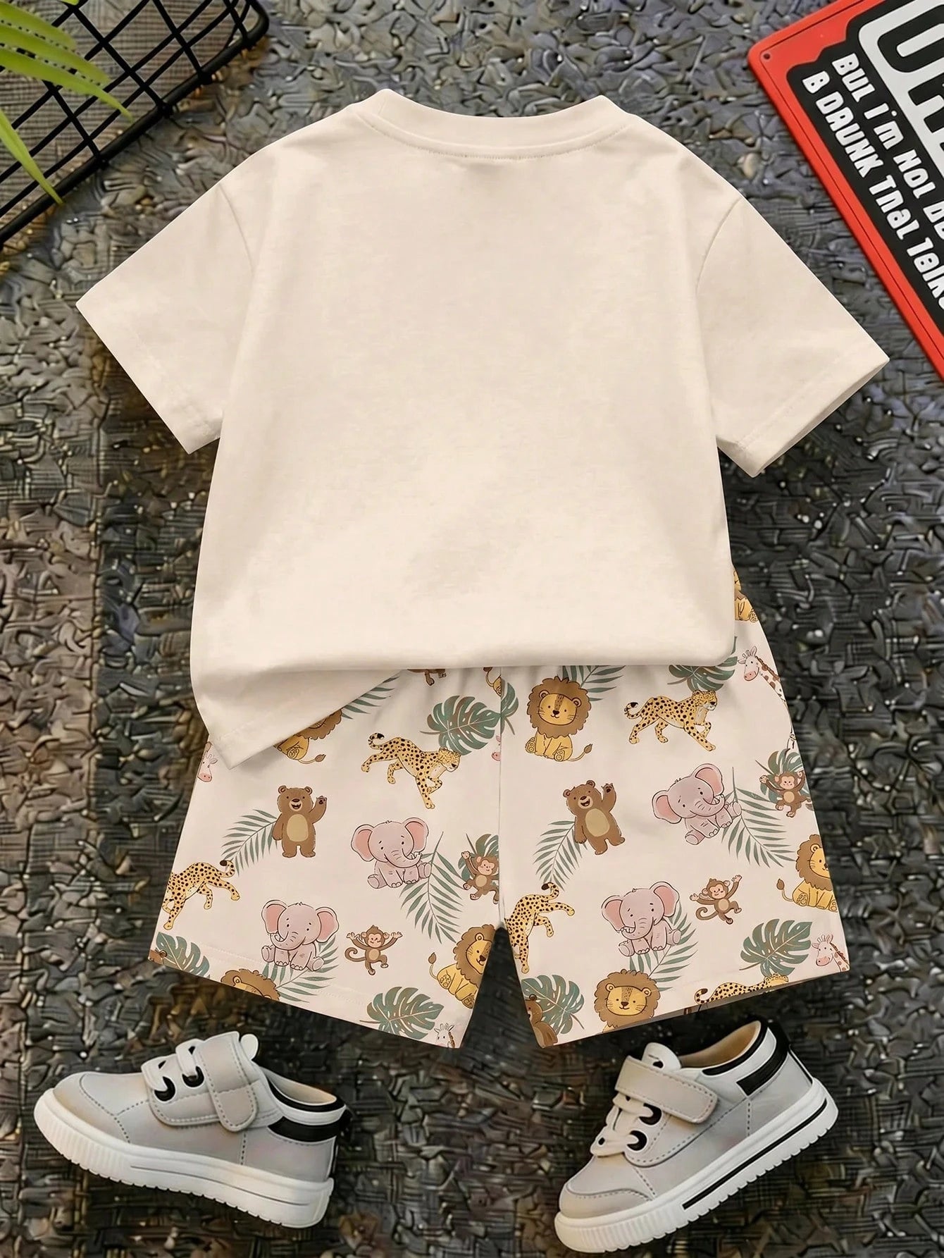 Baby Boy Casual Minimalist T-Shirt Set For Summer, Classic Cute Hand-Drawn Fairy Tale Animal World Pattern Print, Animal Protection Patrol, Leopard, Tiger, Lion, Zebra, Crocodile Pattern Print