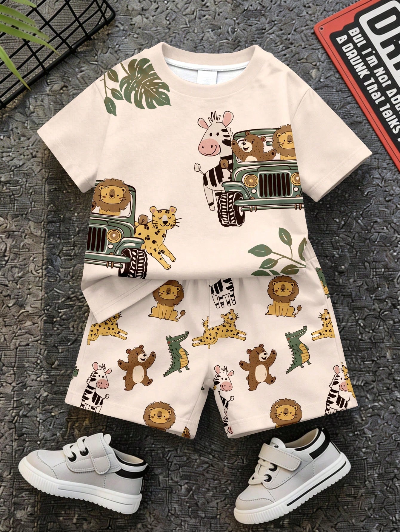 Baby Boy Casual Simple T-Shirt Set Suitable For Summer, Classic Cute Hand-Drawn Fairy Tale Animal World Pattern Print, Animal Protection Patrol, Leopard, Tiger, Lion, Zebra, Crocodile Pattern P