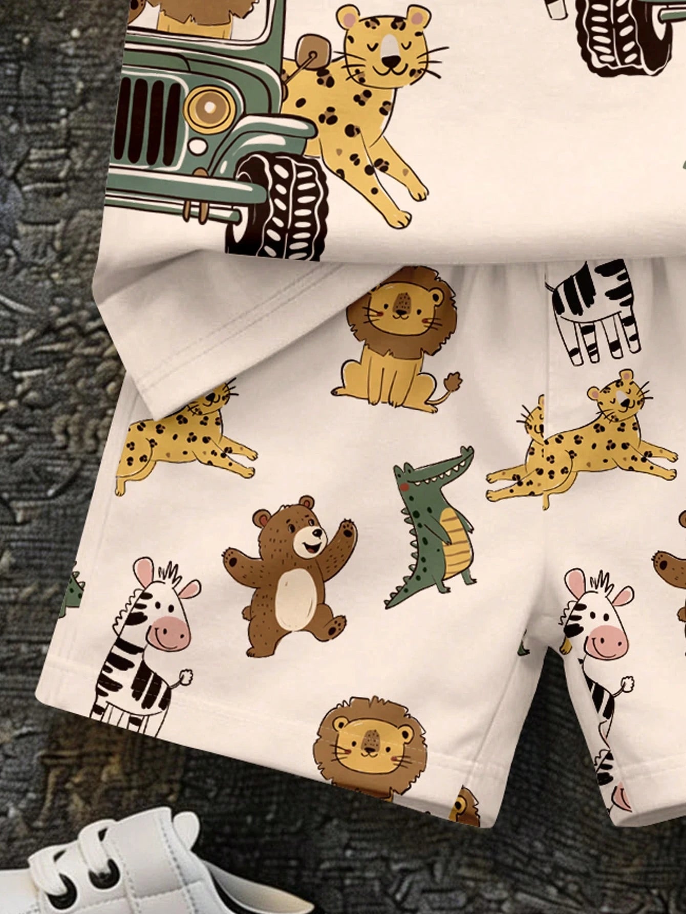 Baby Boy Casual Simple T-Shirt Set Suitable For Summer, Classic Cute Hand-Drawn Fairy Tale Animal World Pattern Print, Animal Protection Patrol, Leopard, Tiger, Lion, Zebra, Crocodile Pattern P