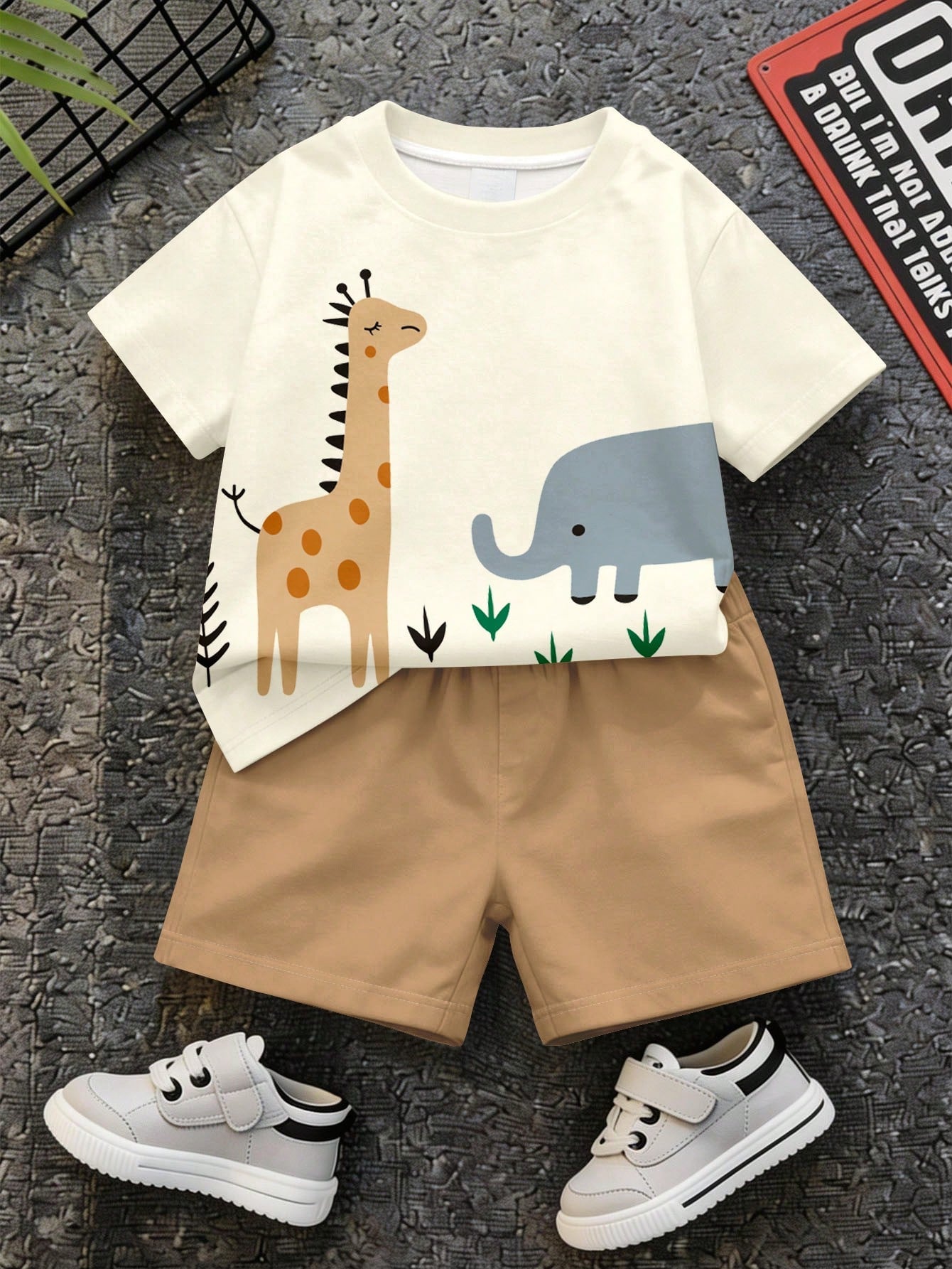 Baby Boy Soft Summer Colour Palette,Summer,Casual,Cute,Family Matching Minimalist T-Shirt Set,Giraffe Elephant Print Graphic Tee & Shorts Outfit