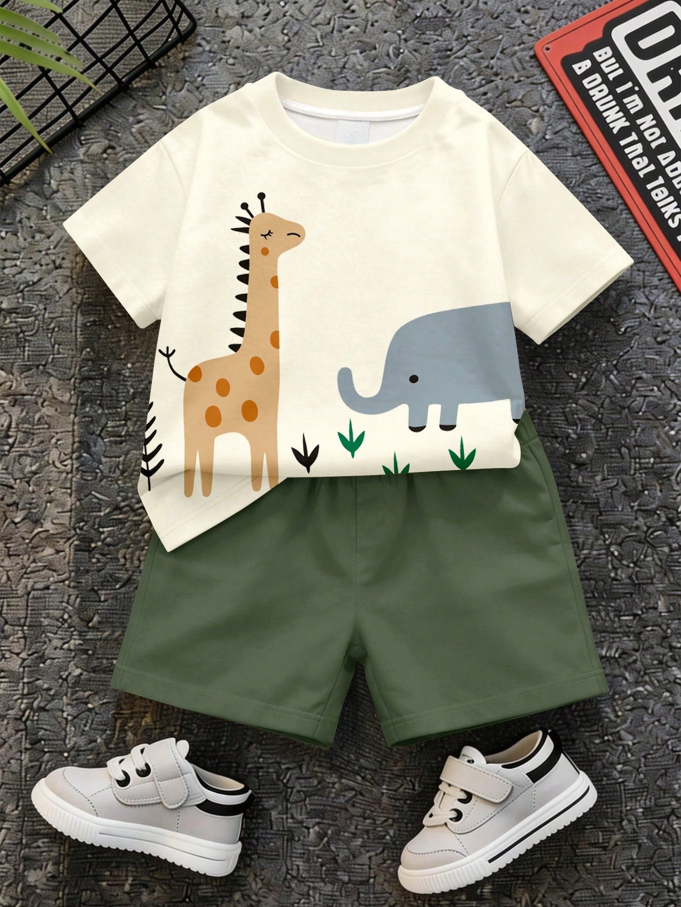Baby Boy Soft Summer Colour Palette,Summer,Casual,Cute,Family Matching Minimalist T-Shirt Set,Giraffe Elephant Print Graphic Tee & Shorts Outfit